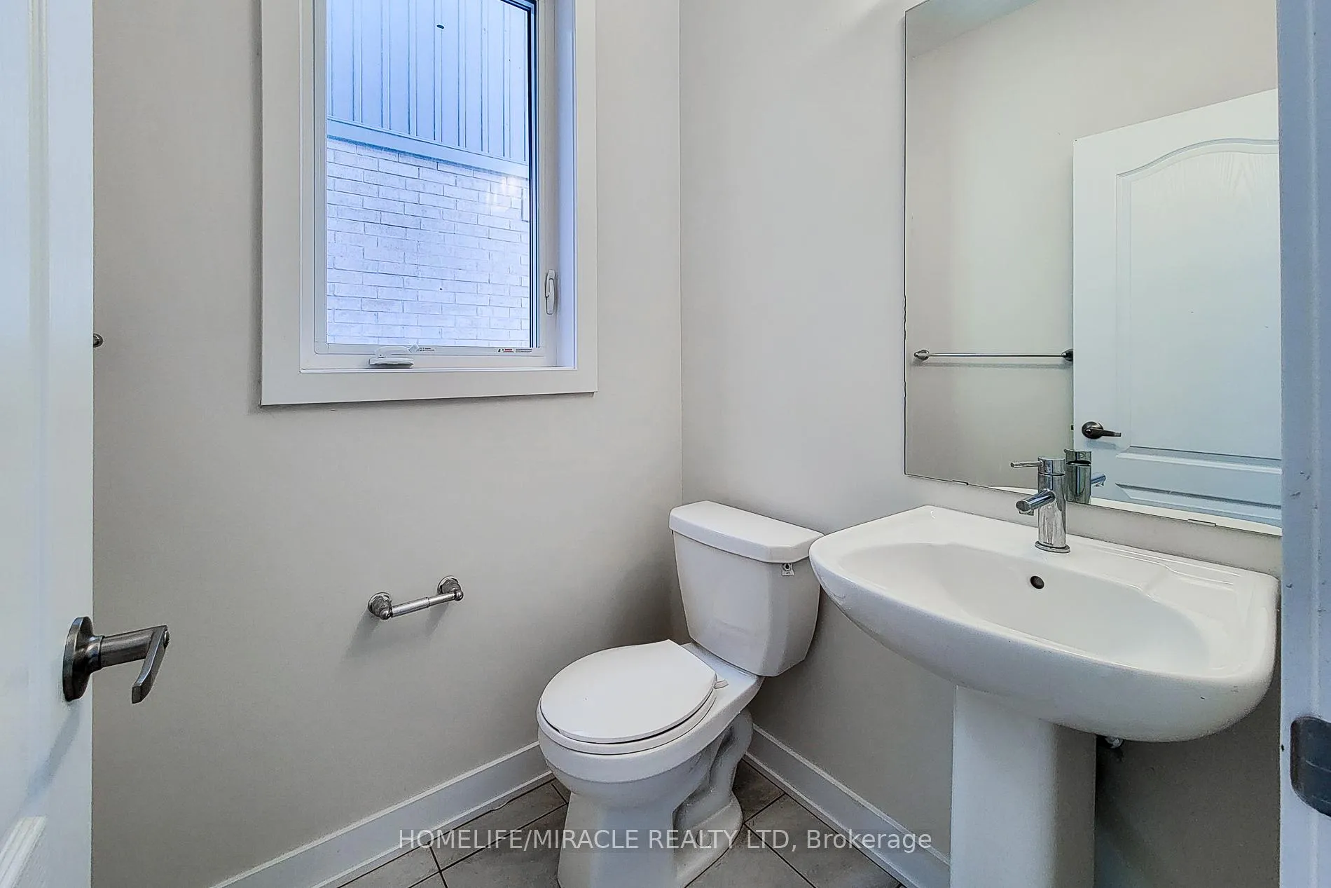 Photo 20 of 167 Keelson Street, Welland, Dain City — HOMEH