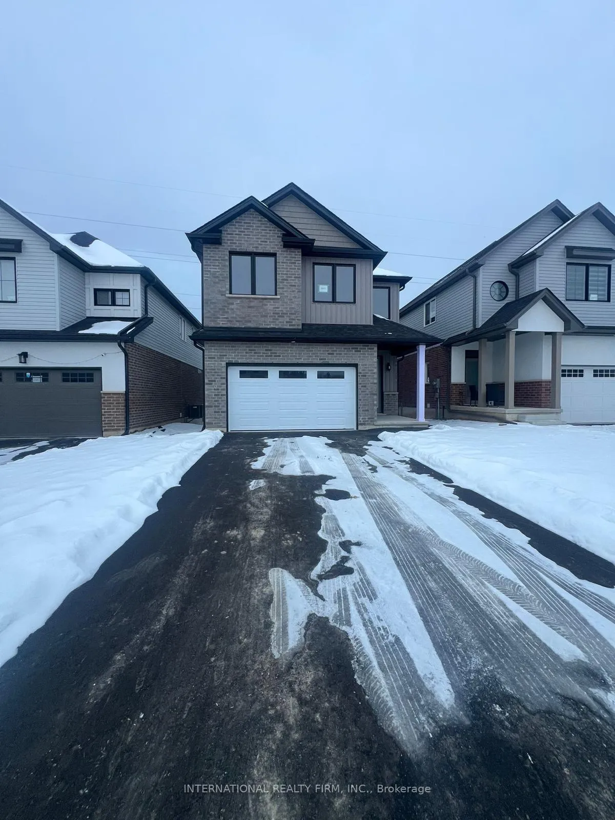 Front of 2671 Bobolink Lane