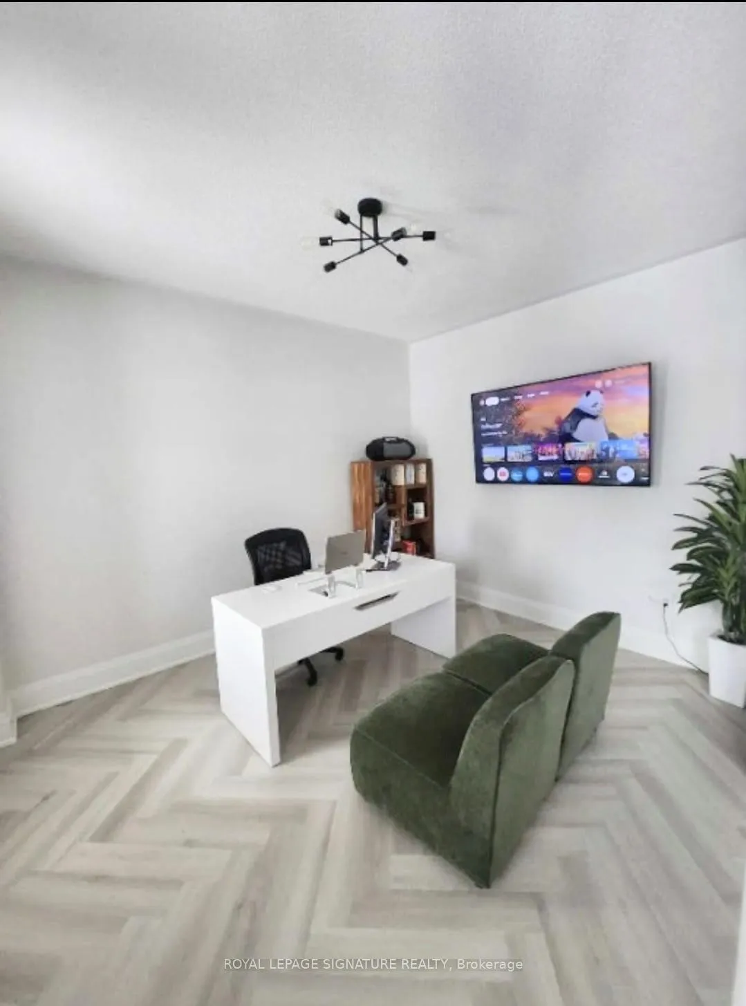 Photo 2 of 60 William Fair Drive, Clarington, Bowmanville — HOMEH