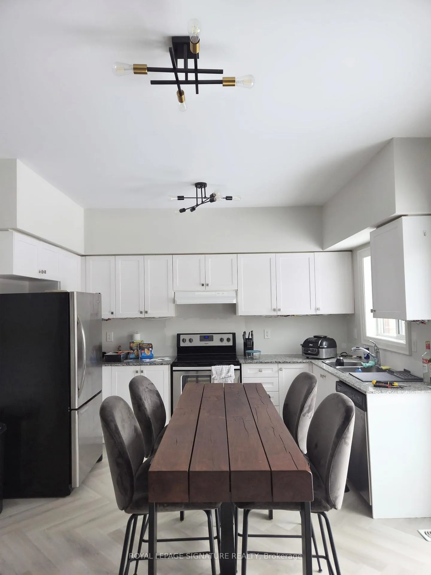 Photo 3 of 60 William Fair Drive, Clarington, Bowmanville — HOMEH