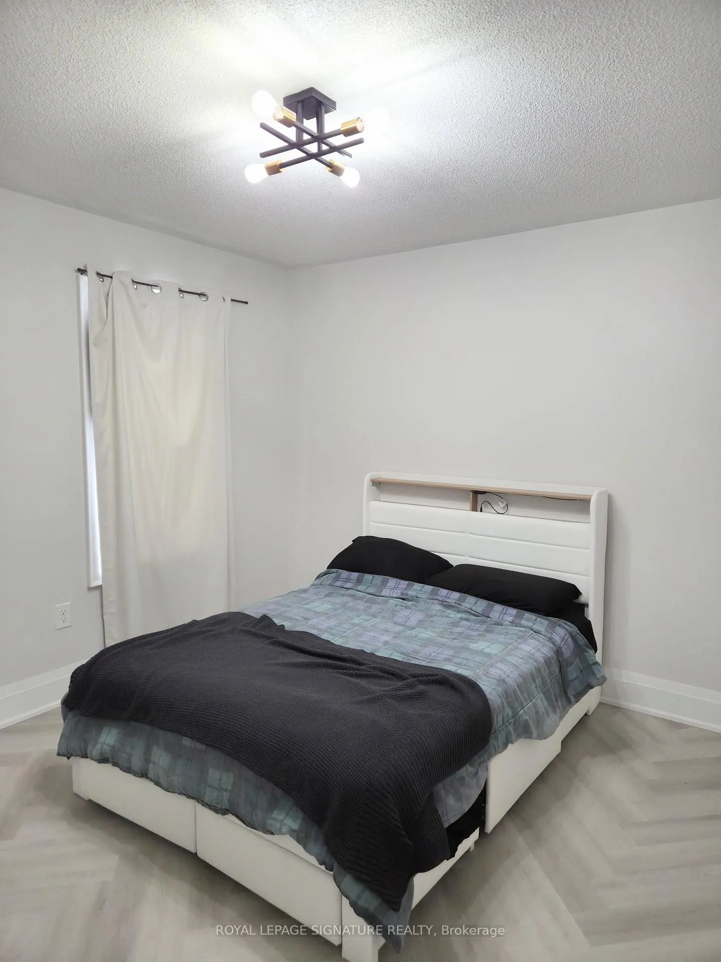 Photo 11 of 60 William Fair Drive, Clarington, Bowmanville — HOMEH