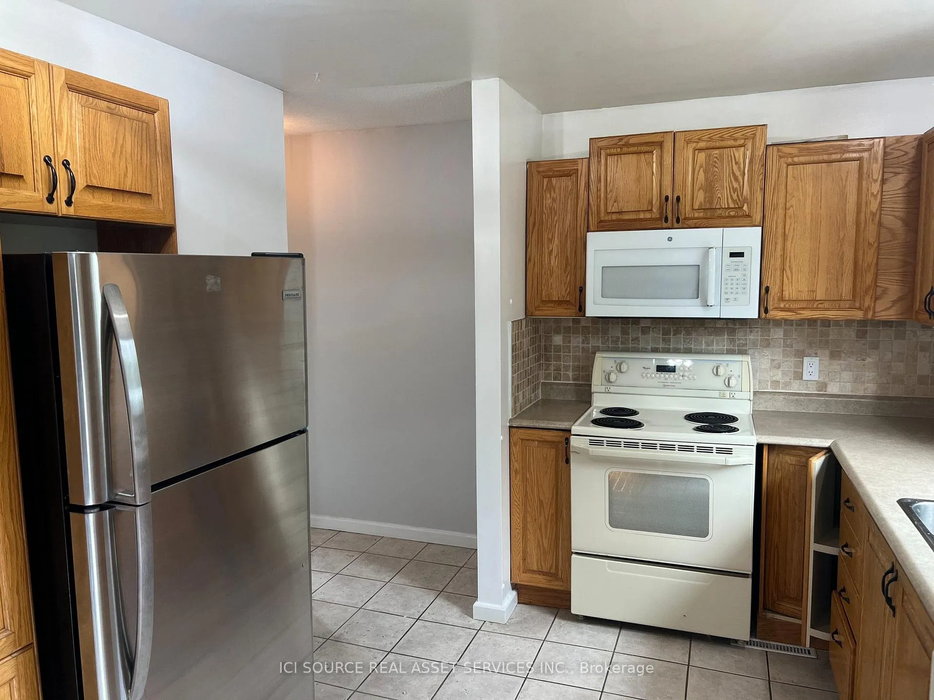 Photo 13 of 45 Huntsman Crescent, Ottawa, Kanata - Bridlewood — HOMEH
