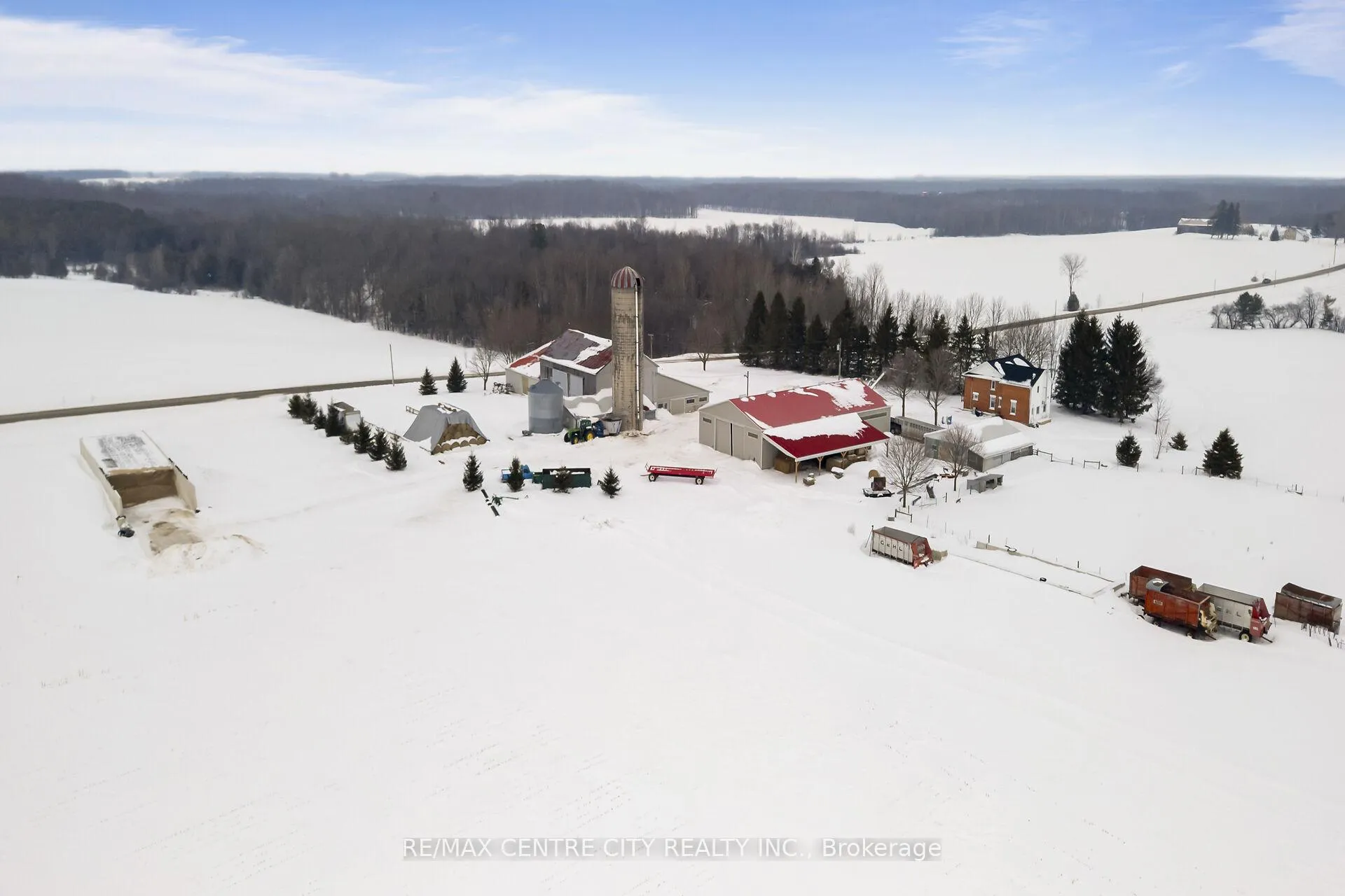 Photo 2 of 5205 13th Line, Minto — HOMEH