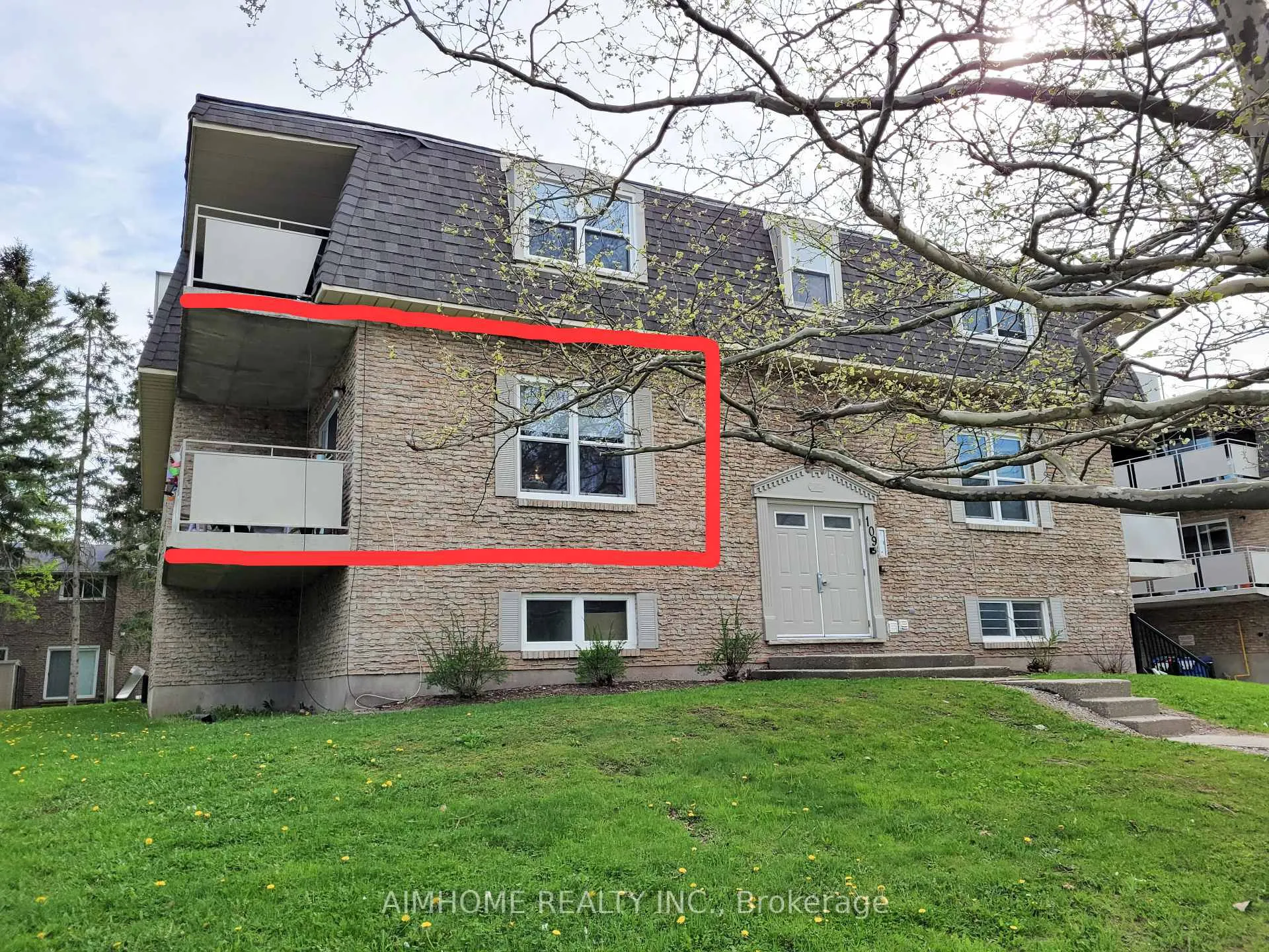 Front of 109 Westmount Road N