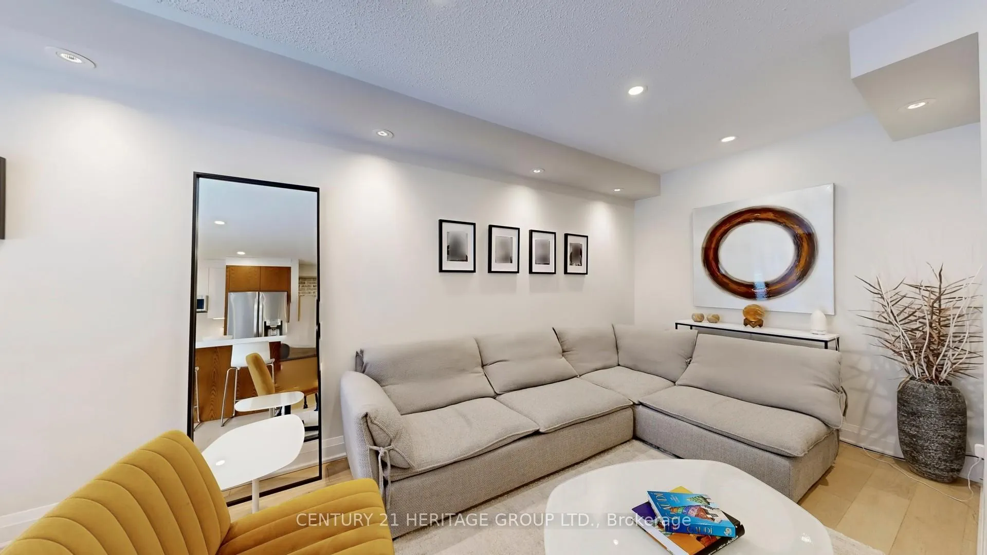 Photo 5 of 35 Kelso Crescent, Vaughan, Maple — HOMEH