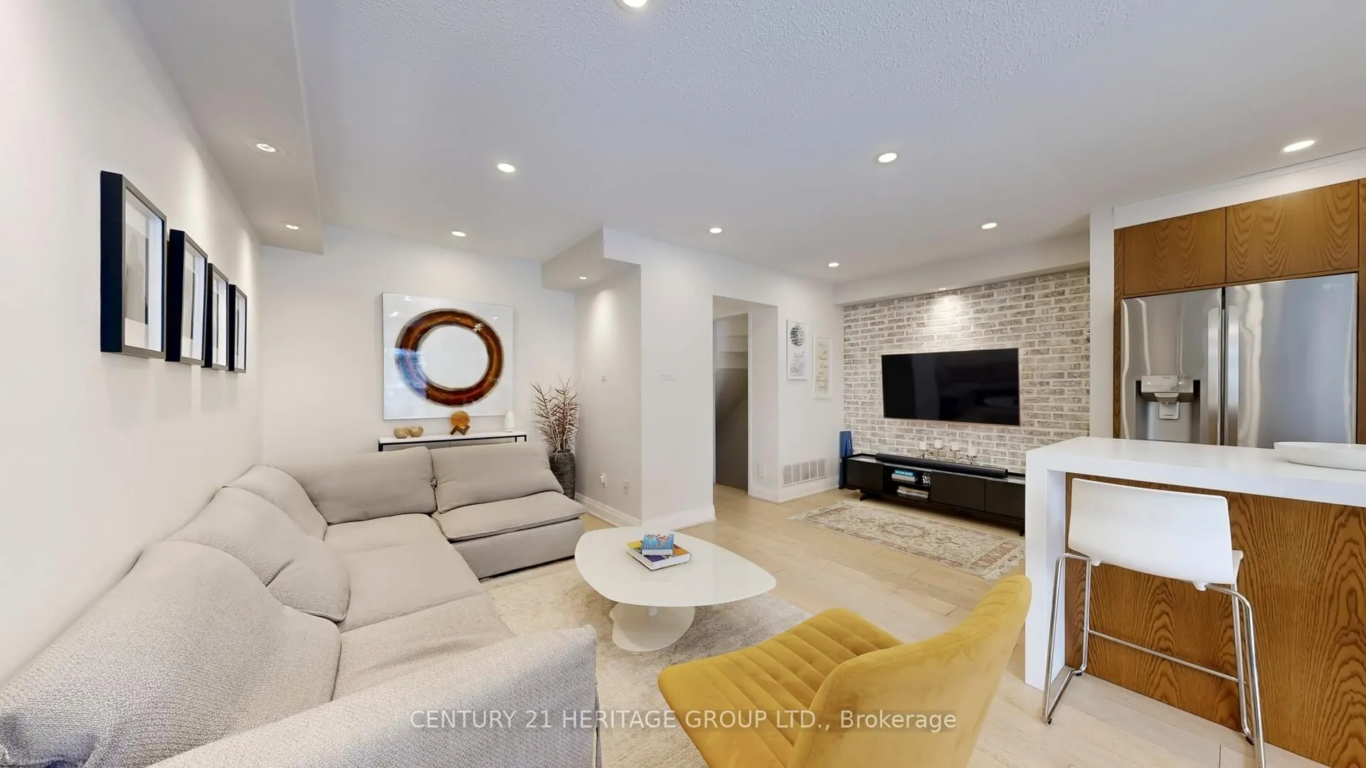 Photo 6 of 35 Kelso Crescent, Vaughan, Maple — HOMEH