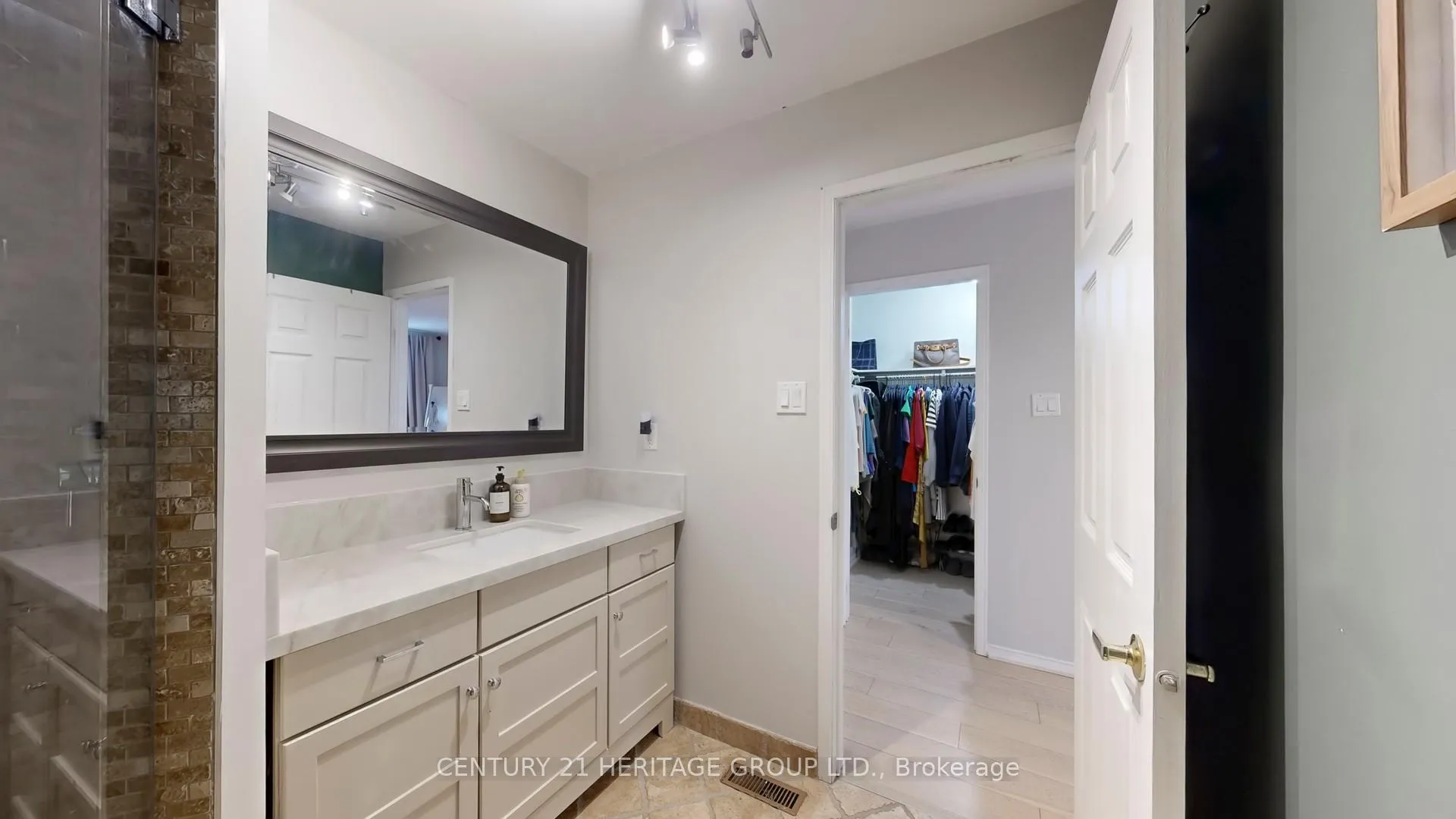 Photo 22 of 35 Kelso Crescent, Vaughan, Maple — HOMEH