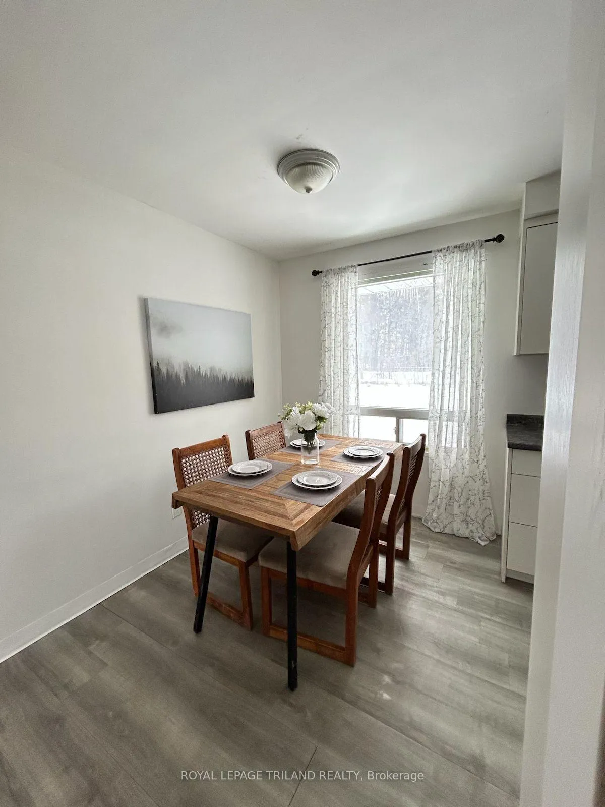 Photo 7 of 154 Ross Avenue, Thames Centre, Dorchester — HOMEH