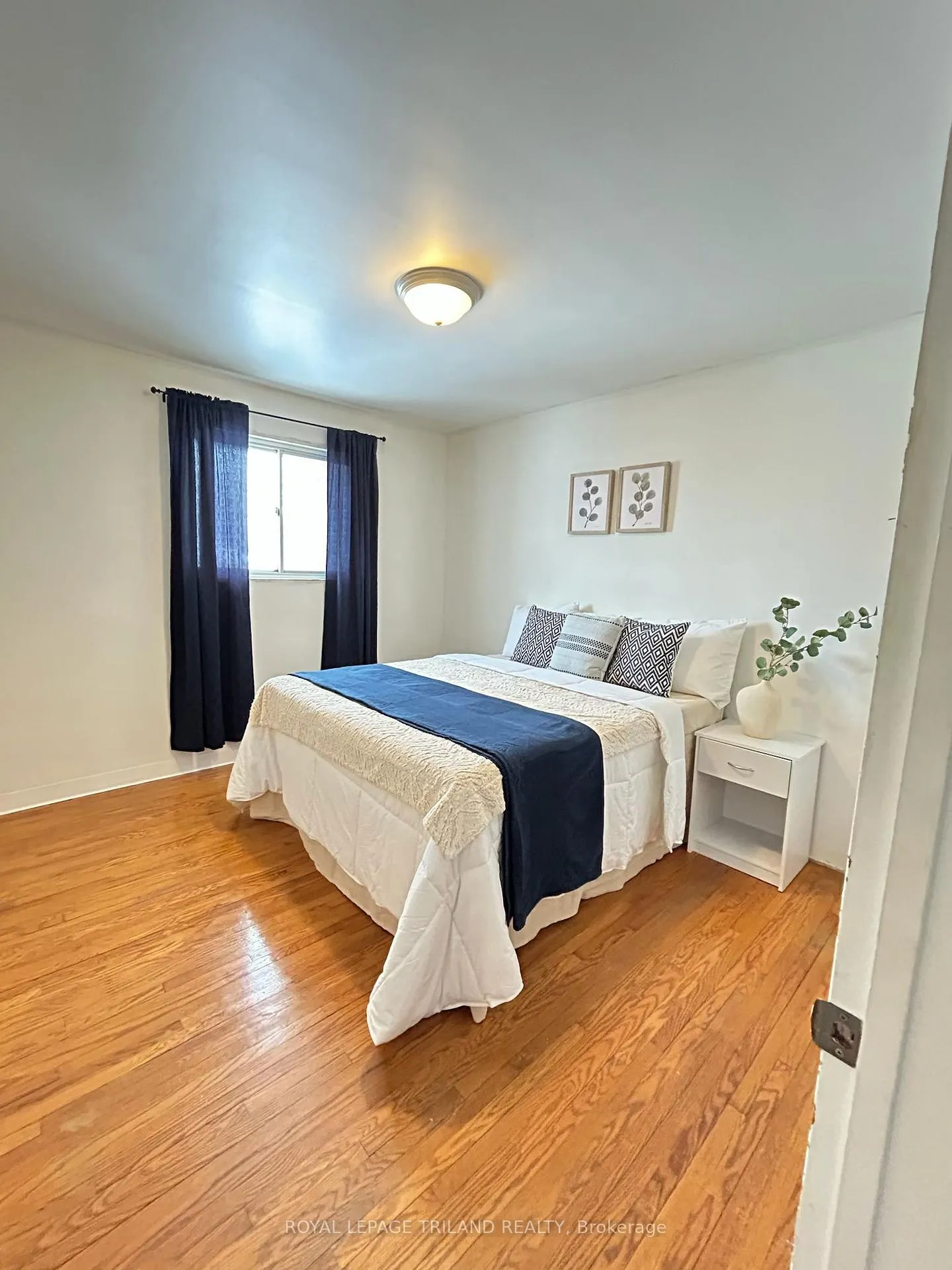 Photo 10 of 154 Ross Avenue, Thames Centre, Dorchester — HOMEH