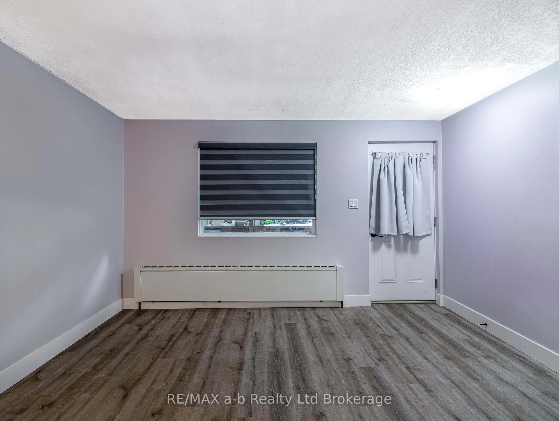 Photo 7 of 14 Victor Street, London, South F — HOMEH
