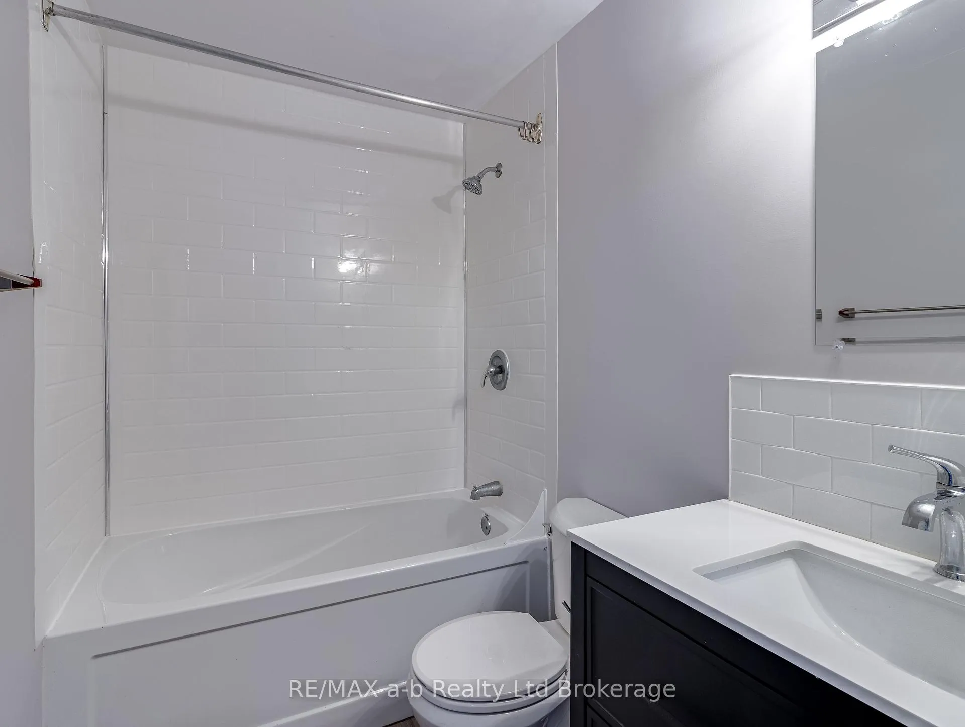 Photo 13 of 14 Victor Street, London, South F — HOMEH