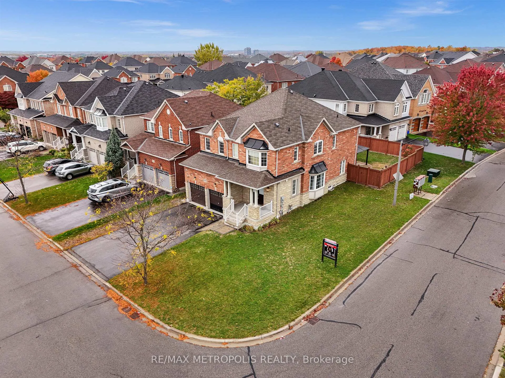 Photo 47 of 1665 Pennel Drive, Oshawa, Taunton — HOMEH