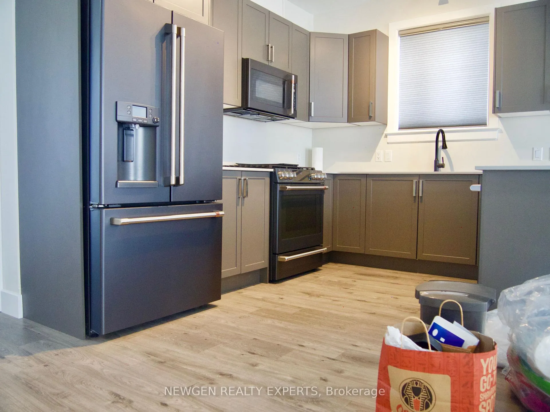 Photo 5 of 189 Dr Richard James Crescent E, Loyalist, Amherstview — HOMEH