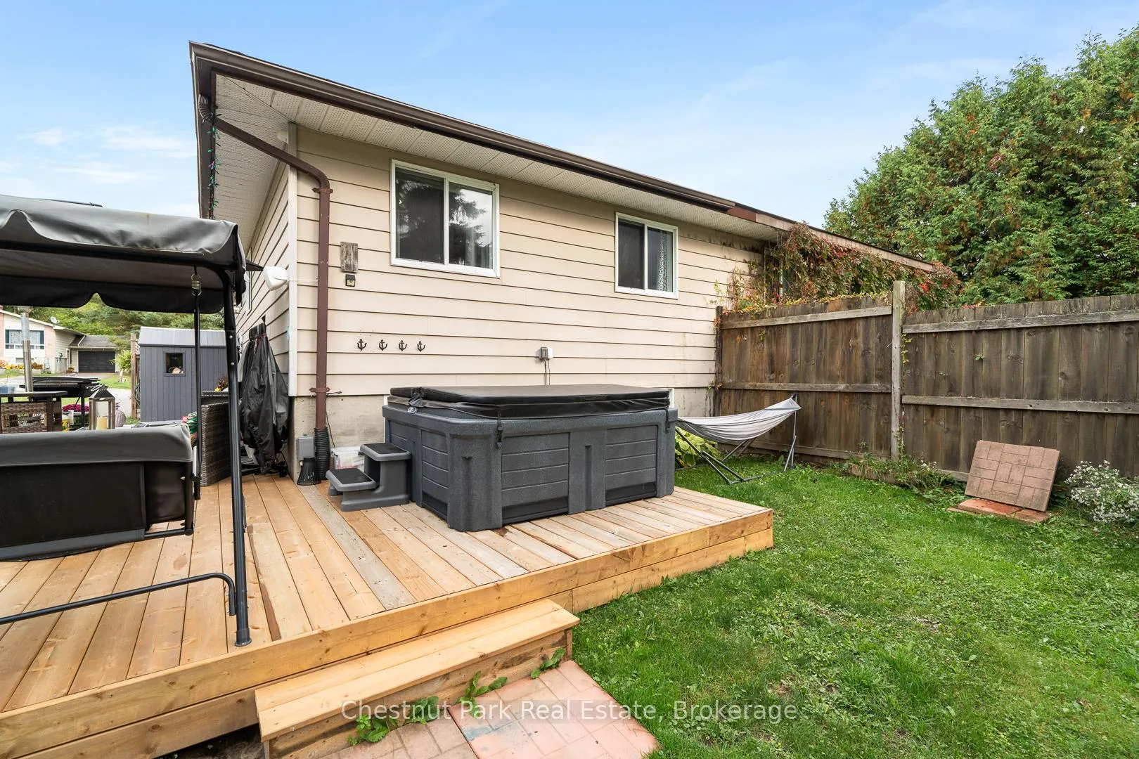 Photo 38 of 70 Milton Street, Bracebridge, Macaulay — HOMEH