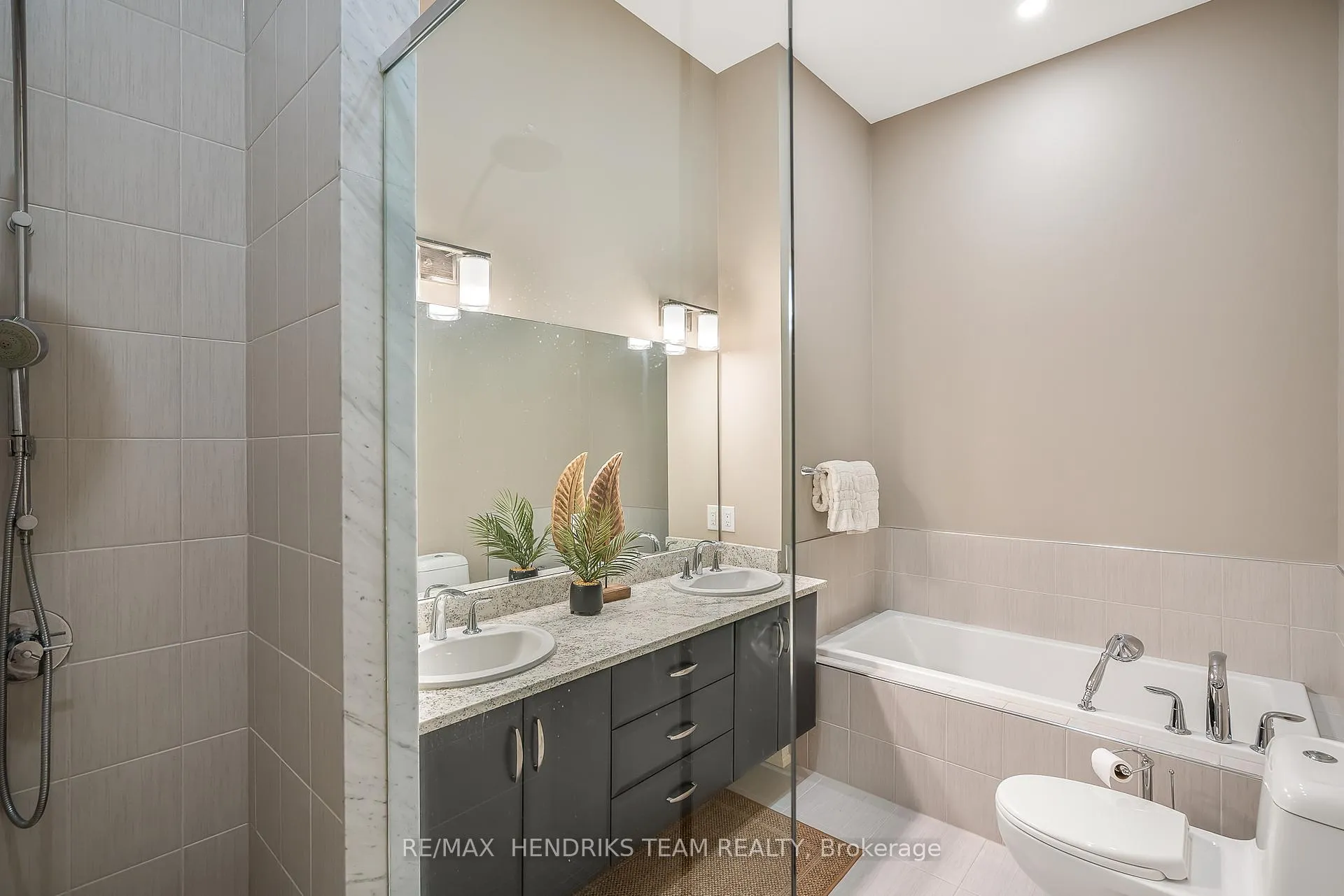 Photo 34 of Unit 20, 19 Lake Street, Grimsby, Grimsby Beach — HOMEH