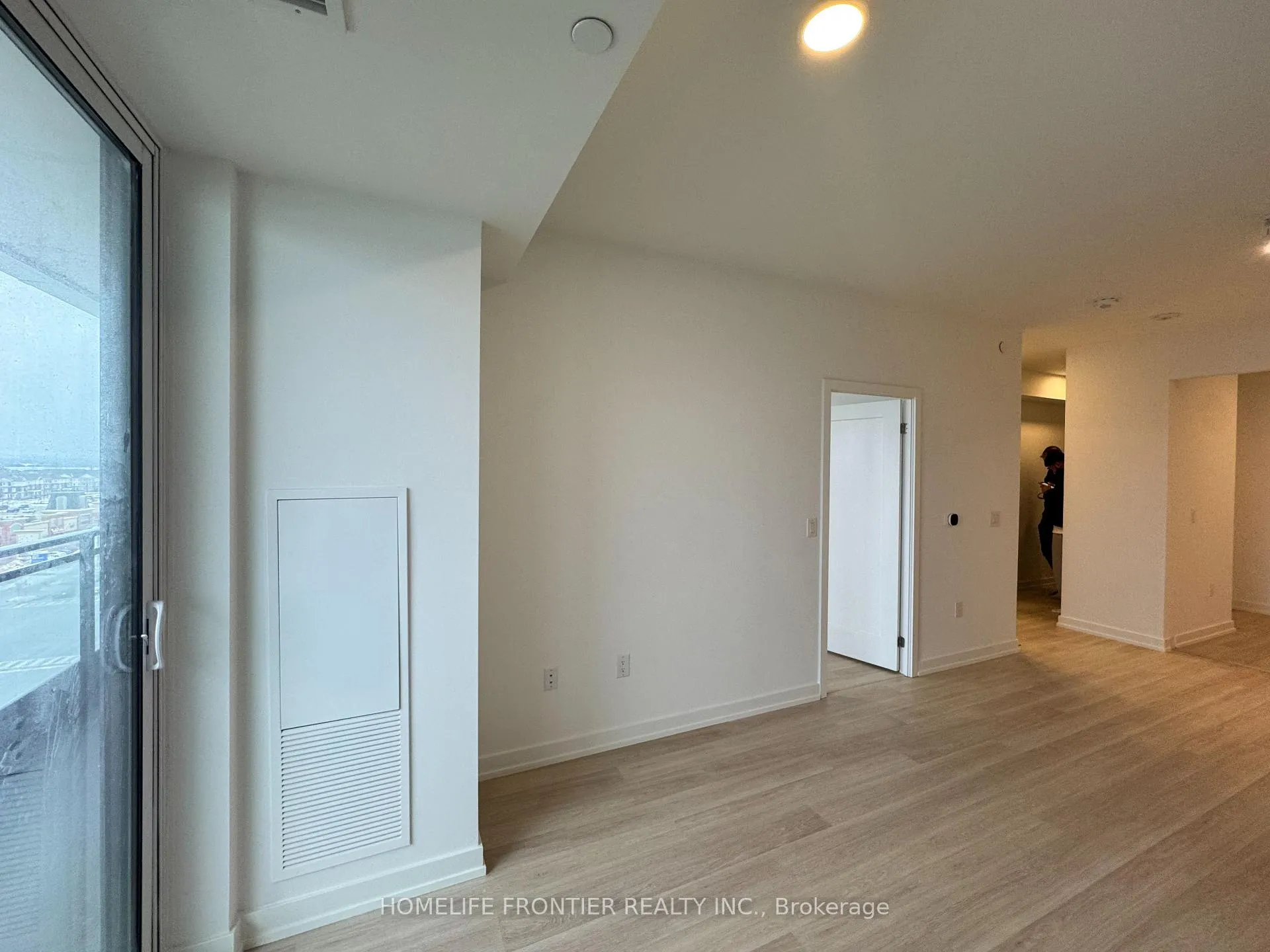 Photo 3 of Unit 805, 9763 Markham Road, Markham, Greensborough — HOMEH