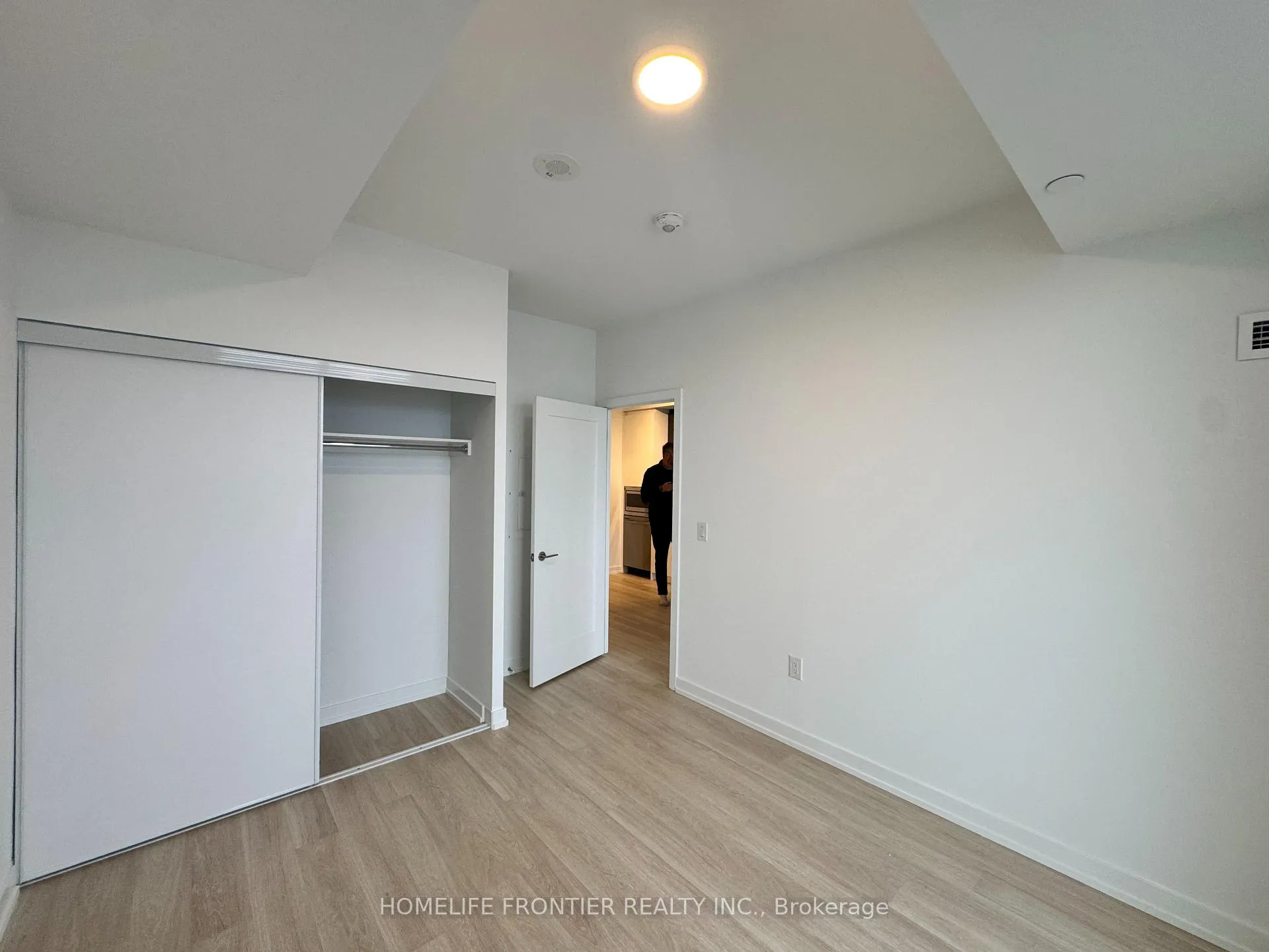 Photo 6 of Unit 805, 9763 Markham Road, Markham, Greensborough — HOMEH
