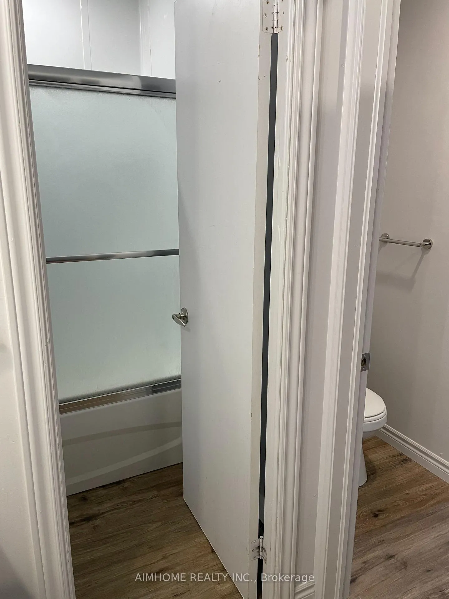 Photo 7 of Unit 4, 113 Westmount Road N, Waterloo — HOMEH