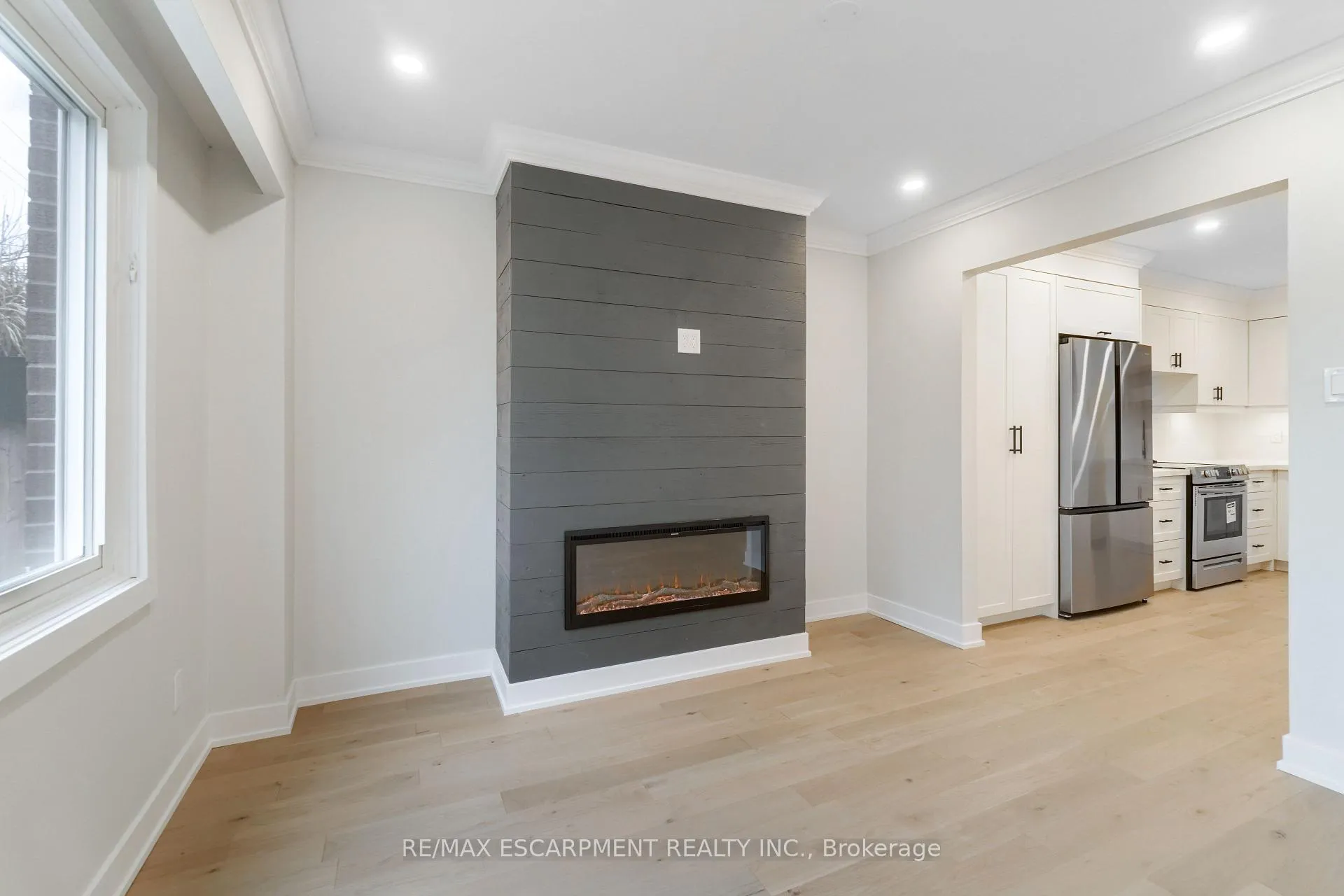 Photo 10 of Unit 8, 4197 Longmoor Drive, Burlington, Shoreacres — HOMEH