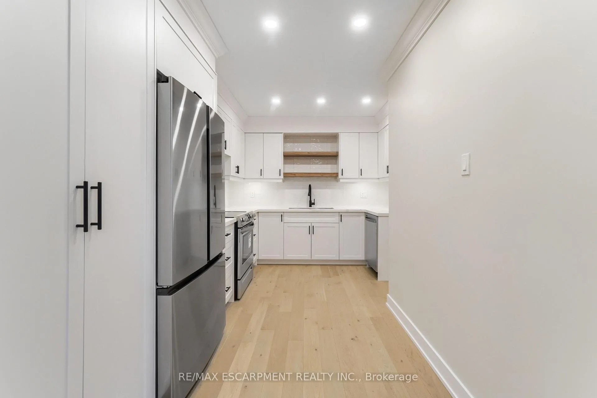 Photo 14 of Unit 8, 4197 Longmoor Drive, Burlington, Shoreacres — HOMEH