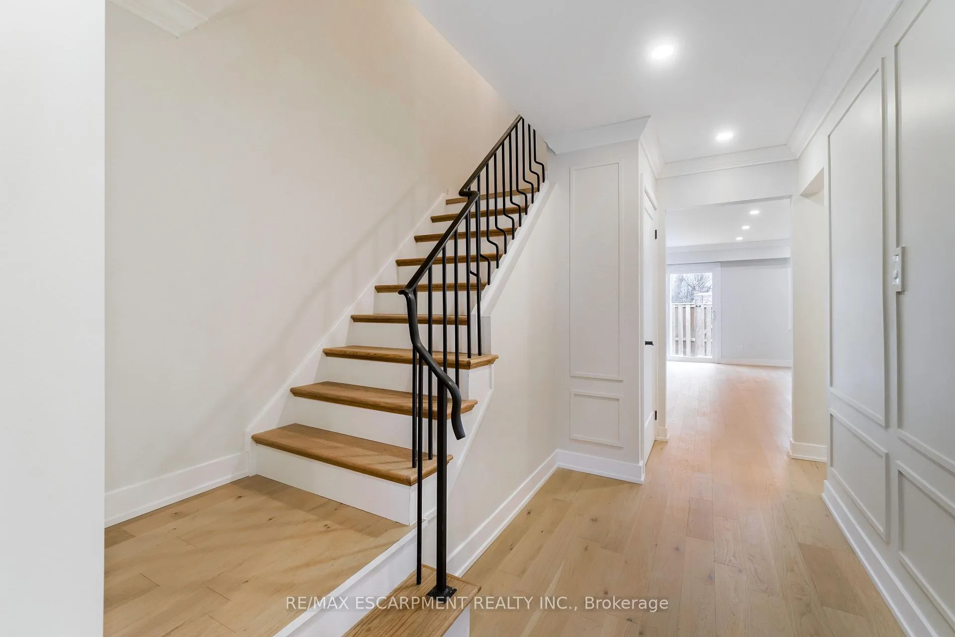 Photo 19 of Unit 8, 4197 Longmoor Drive, Burlington, Shoreacres — HOMEH
