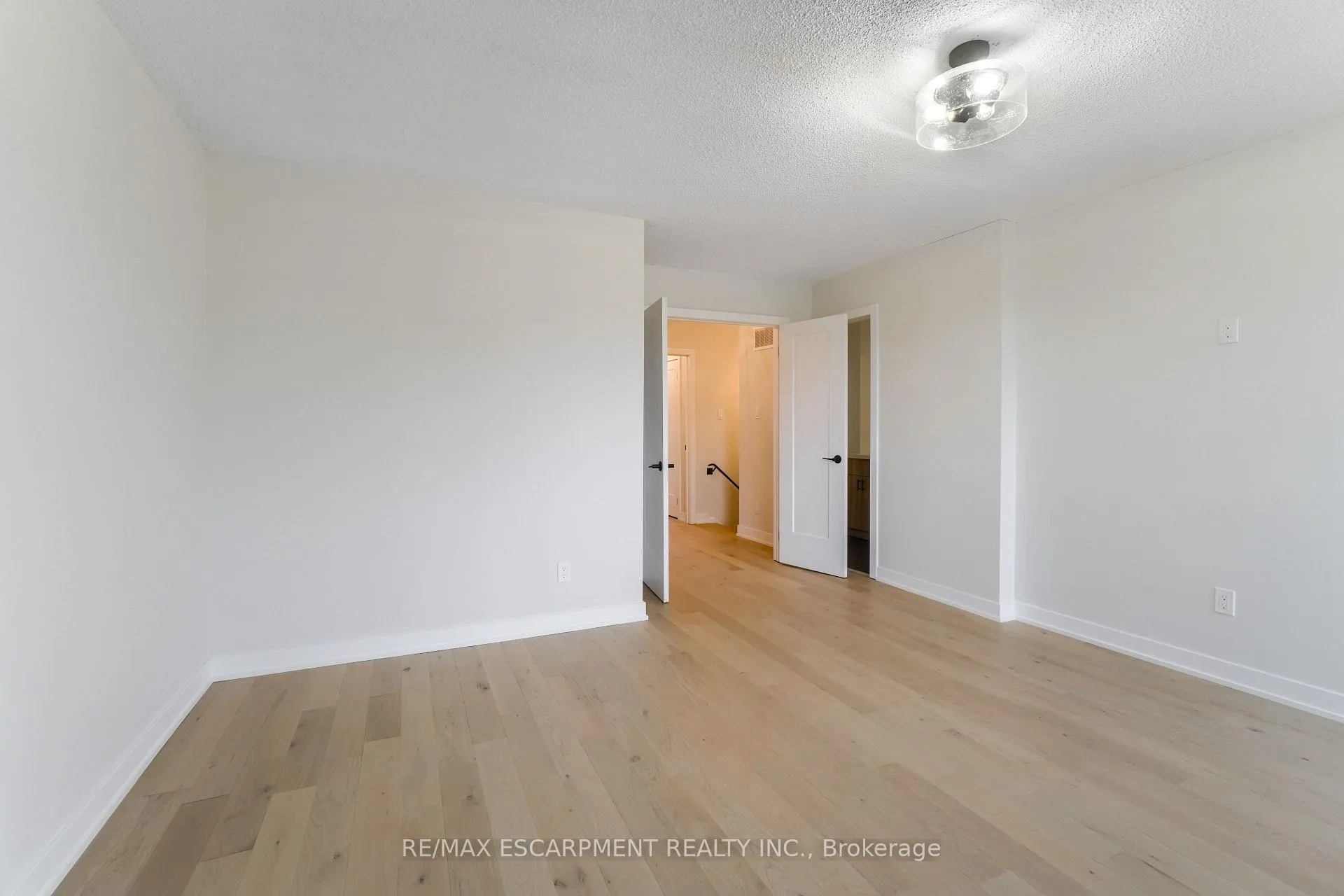 Photo 23 of Unit 8, 4197 Longmoor Drive, Burlington, Shoreacres — HOMEH