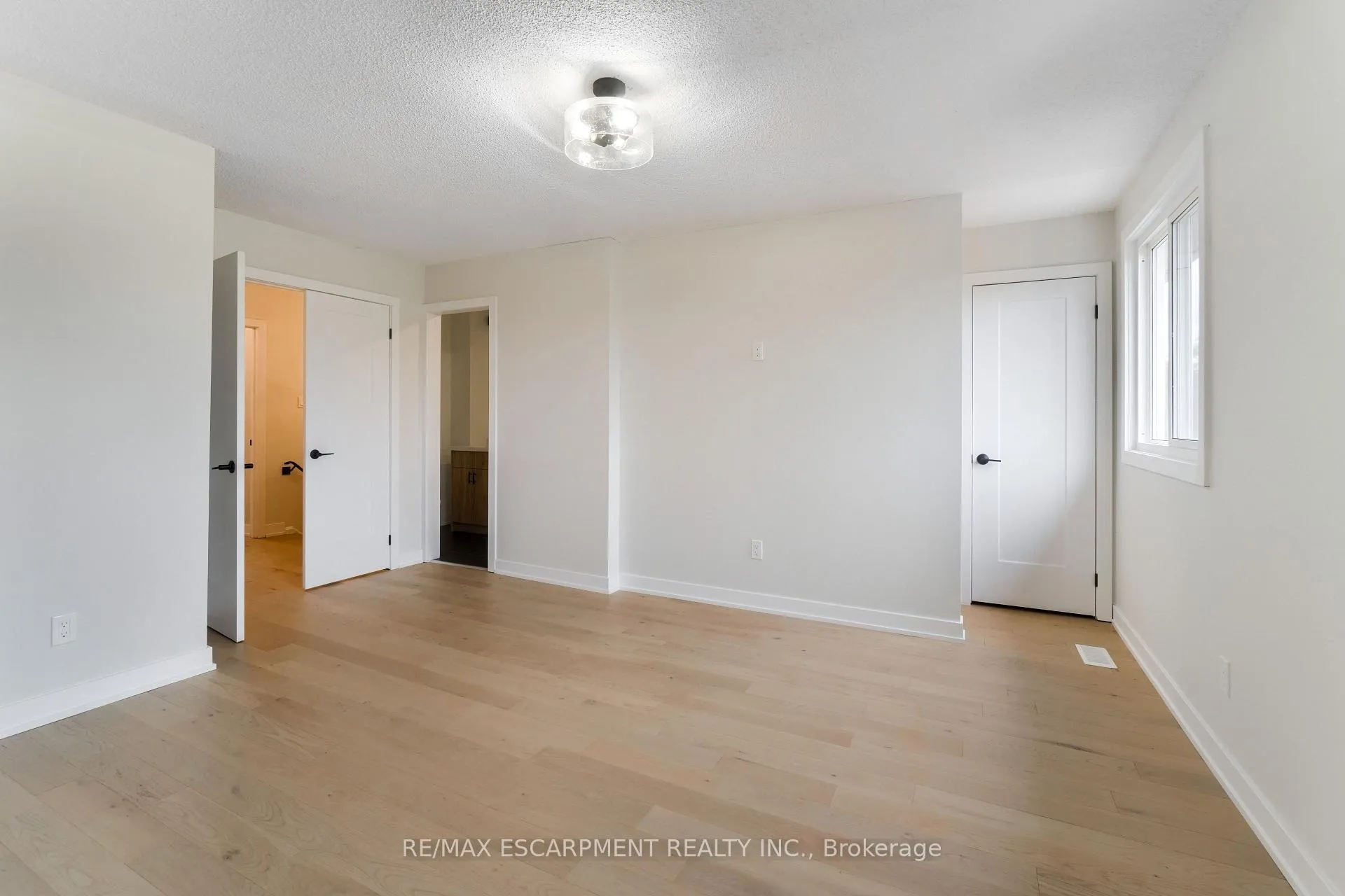 Photo 24 of Unit 8, 4197 Longmoor Drive, Burlington, Shoreacres — HOMEH