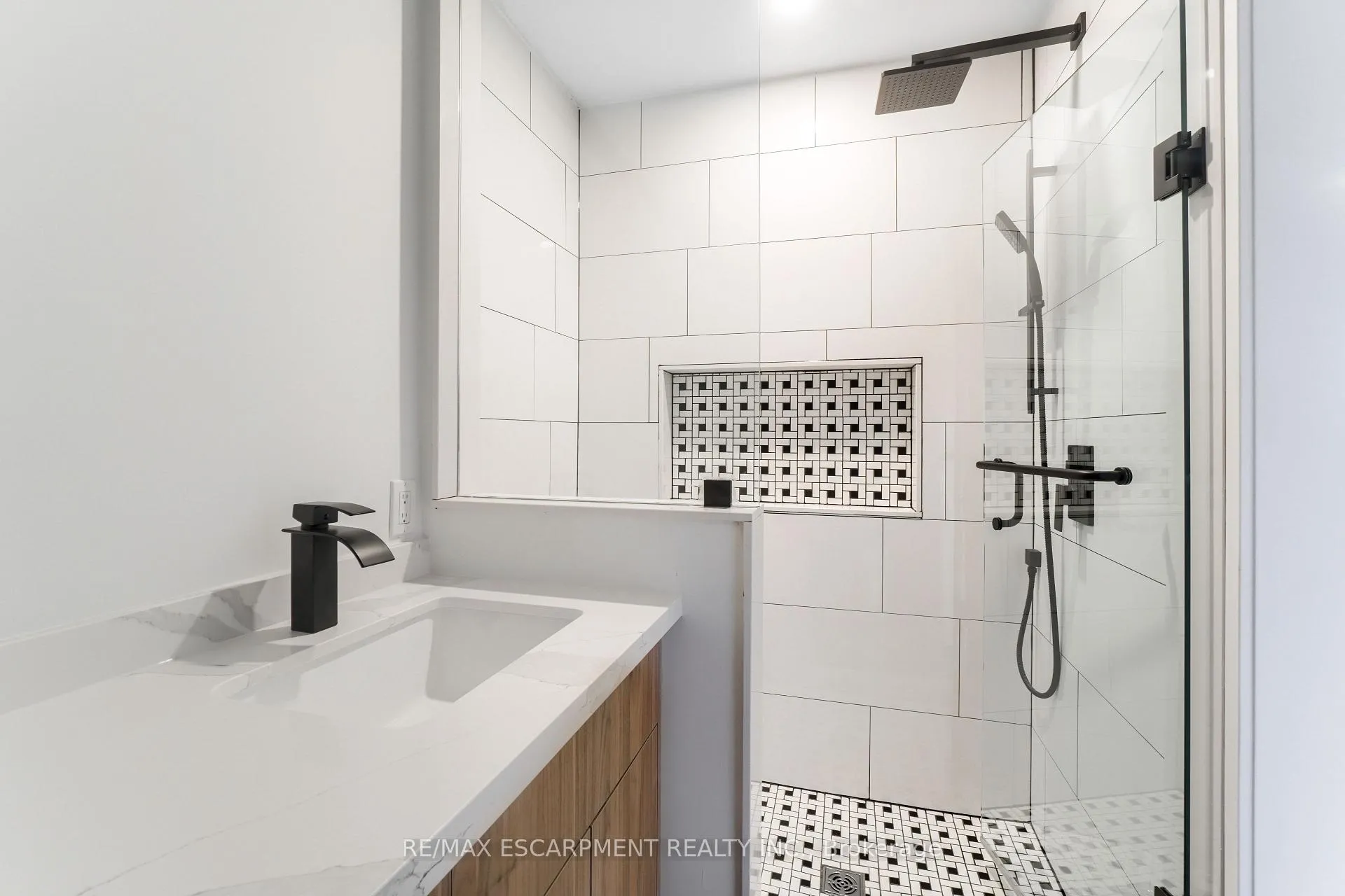Photo 27 of Unit 8, 4197 Longmoor Drive, Burlington, Shoreacres — HOMEH