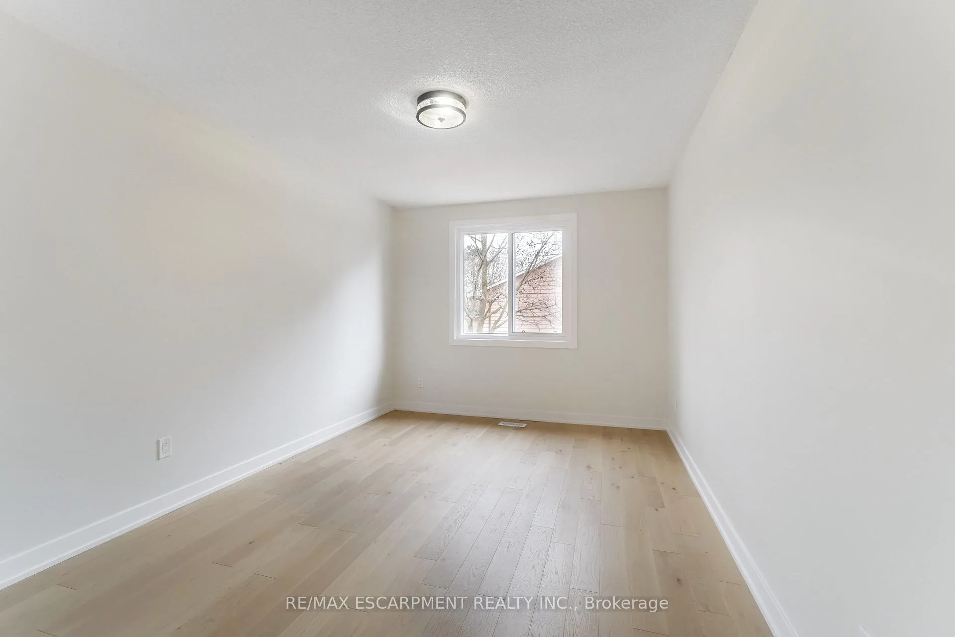 Photo 28 of Unit 8, 4197 Longmoor Drive, Burlington, Shoreacres — HOMEH