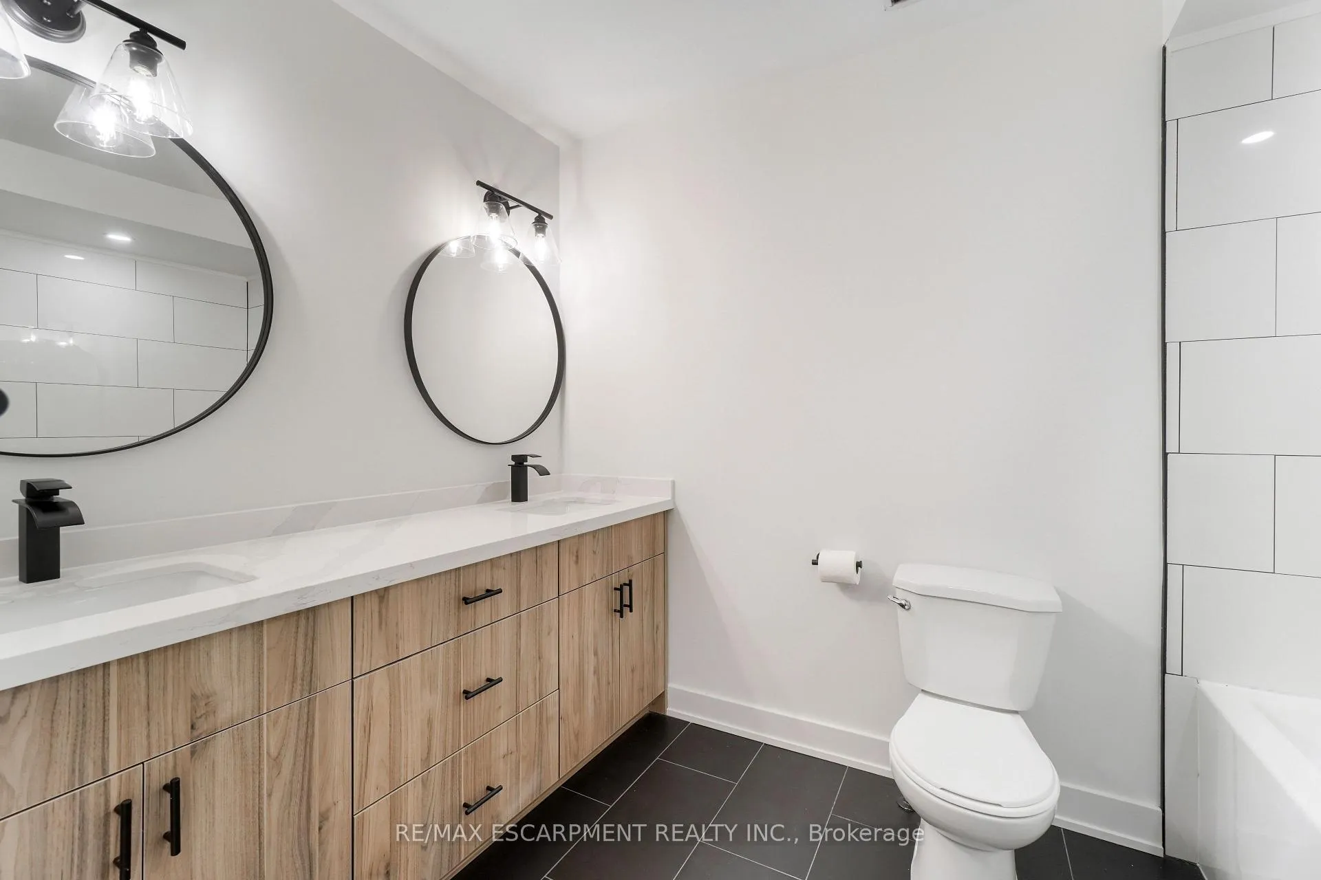 Photo 32 of Unit 8, 4197 Longmoor Drive, Burlington, Shoreacres — HOMEH