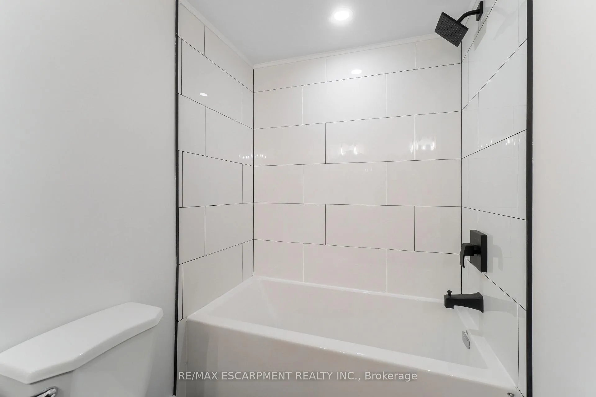 Photo 33 of Unit 8, 4197 Longmoor Drive, Burlington, Shoreacres — HOMEH