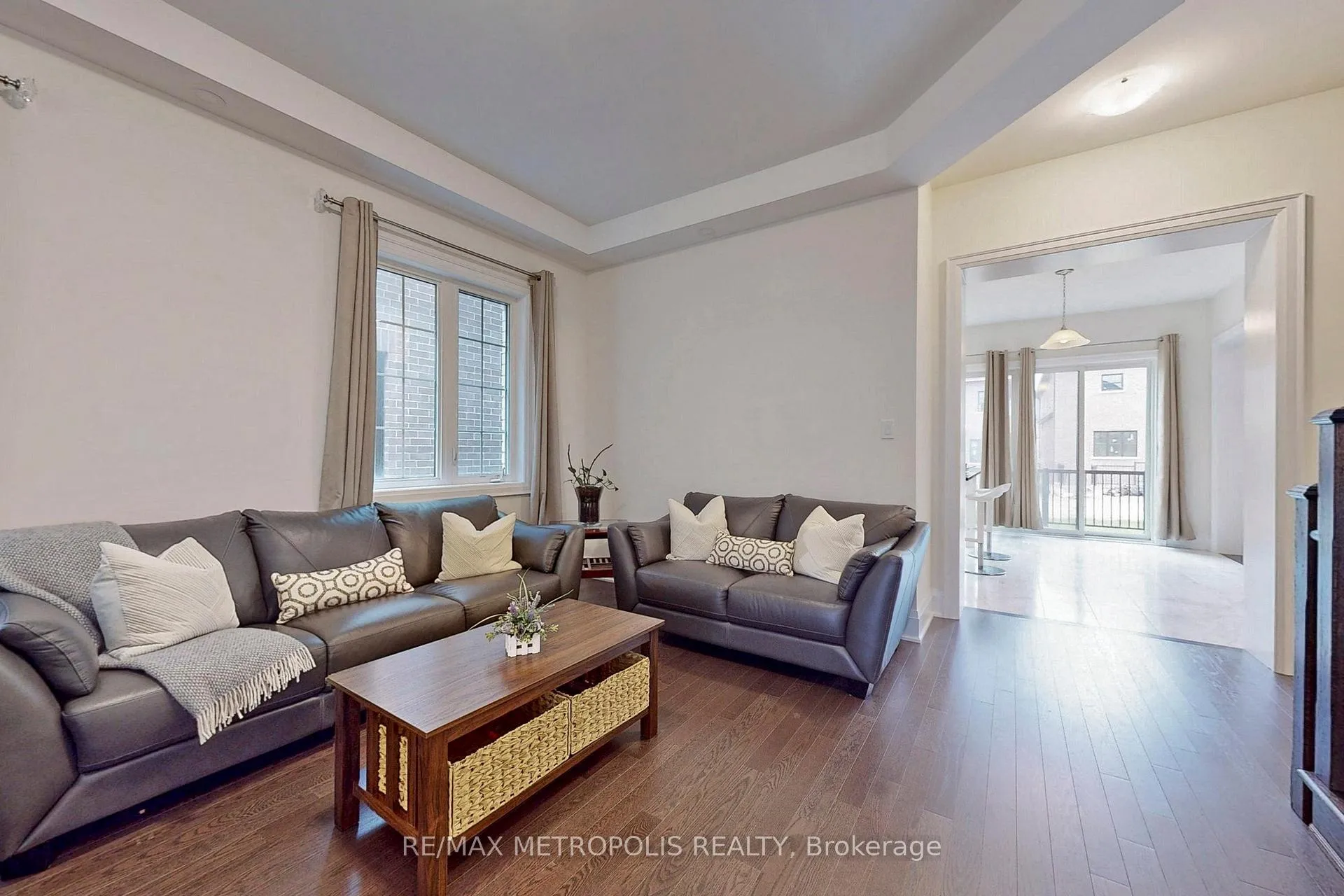 Photo 3 of 100 Ballantyne Boulevard, Vaughan, Vellore Village — HOMEH