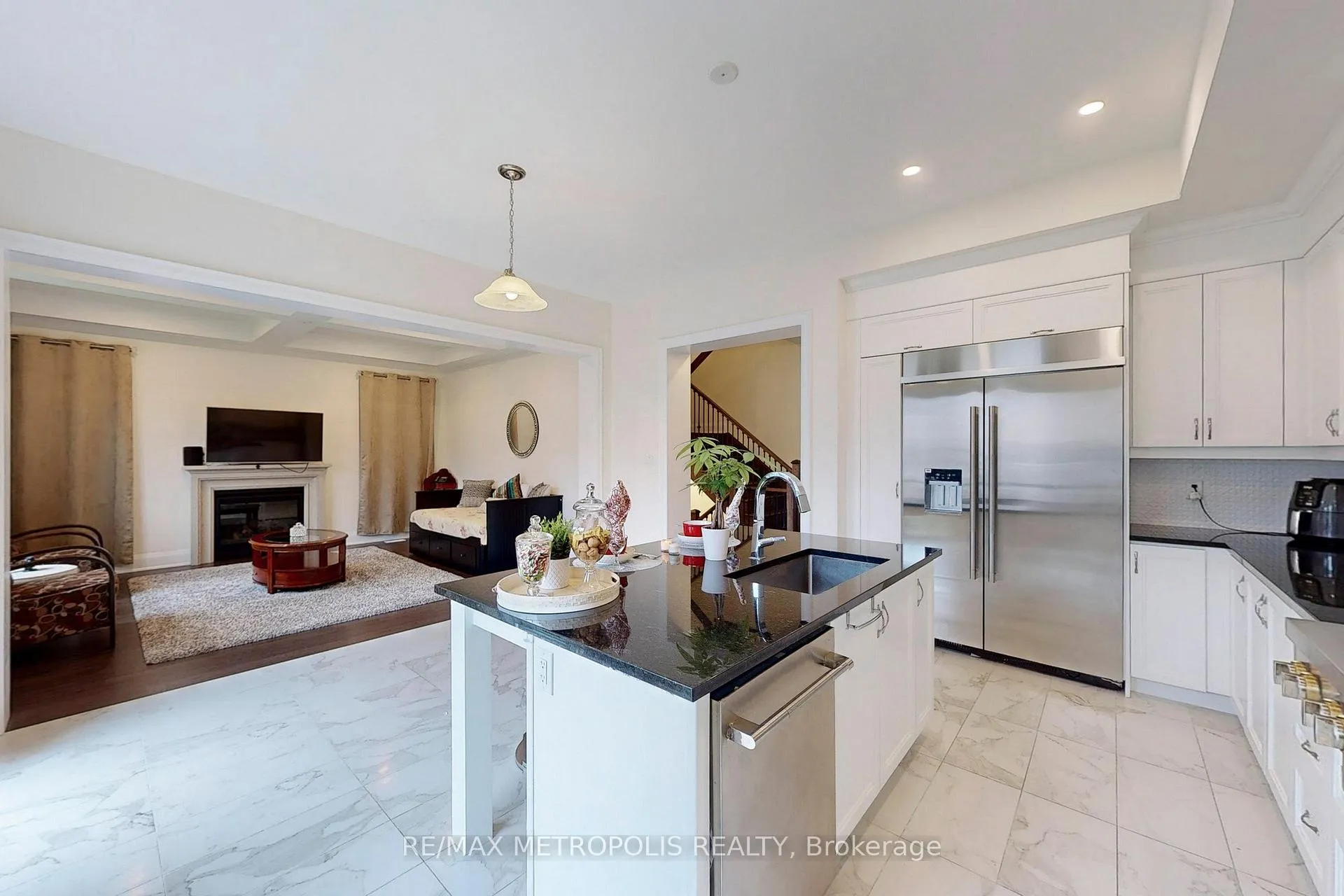 Photo 11 of 100 Ballantyne Boulevard, Vaughan, Vellore Village — HOMEH