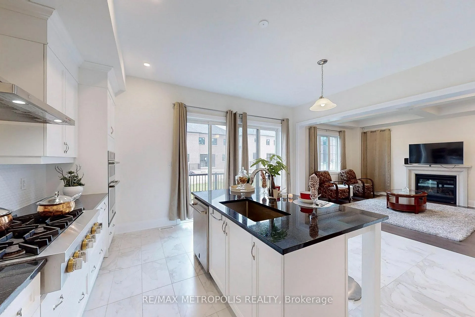 Photo 12 of 100 Ballantyne Boulevard, Vaughan, Vellore Village — HOMEH