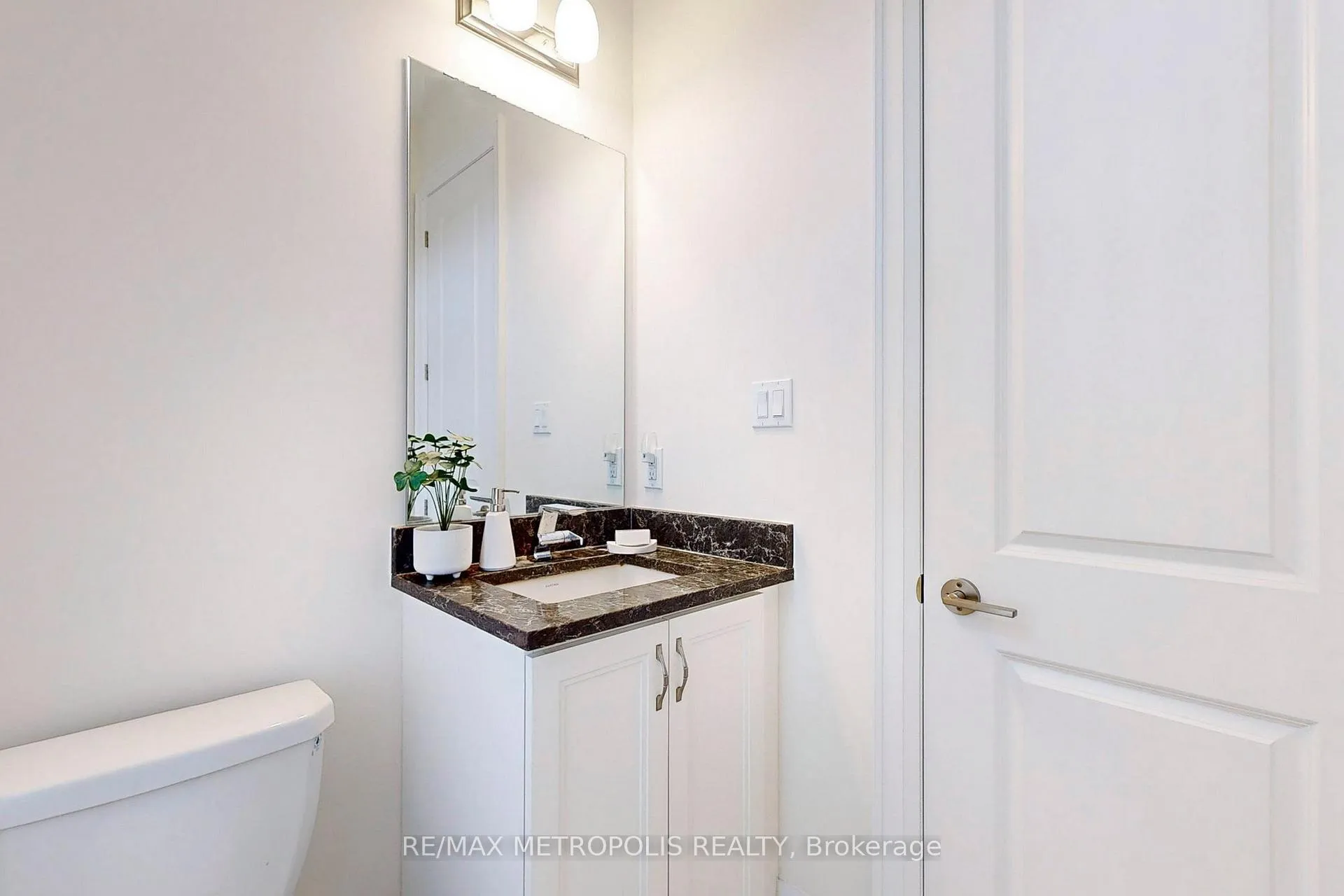 Photo 13 of 100 Ballantyne Boulevard, Vaughan, Vellore Village — HOMEH