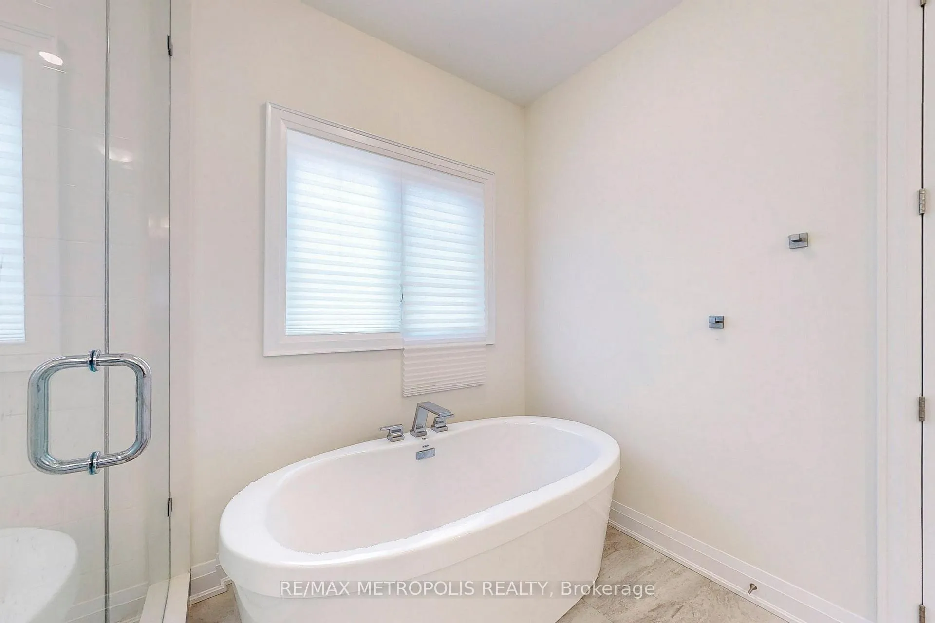Photo 24 of 100 Ballantyne Boulevard, Vaughan, Vellore Village — HOMEH
