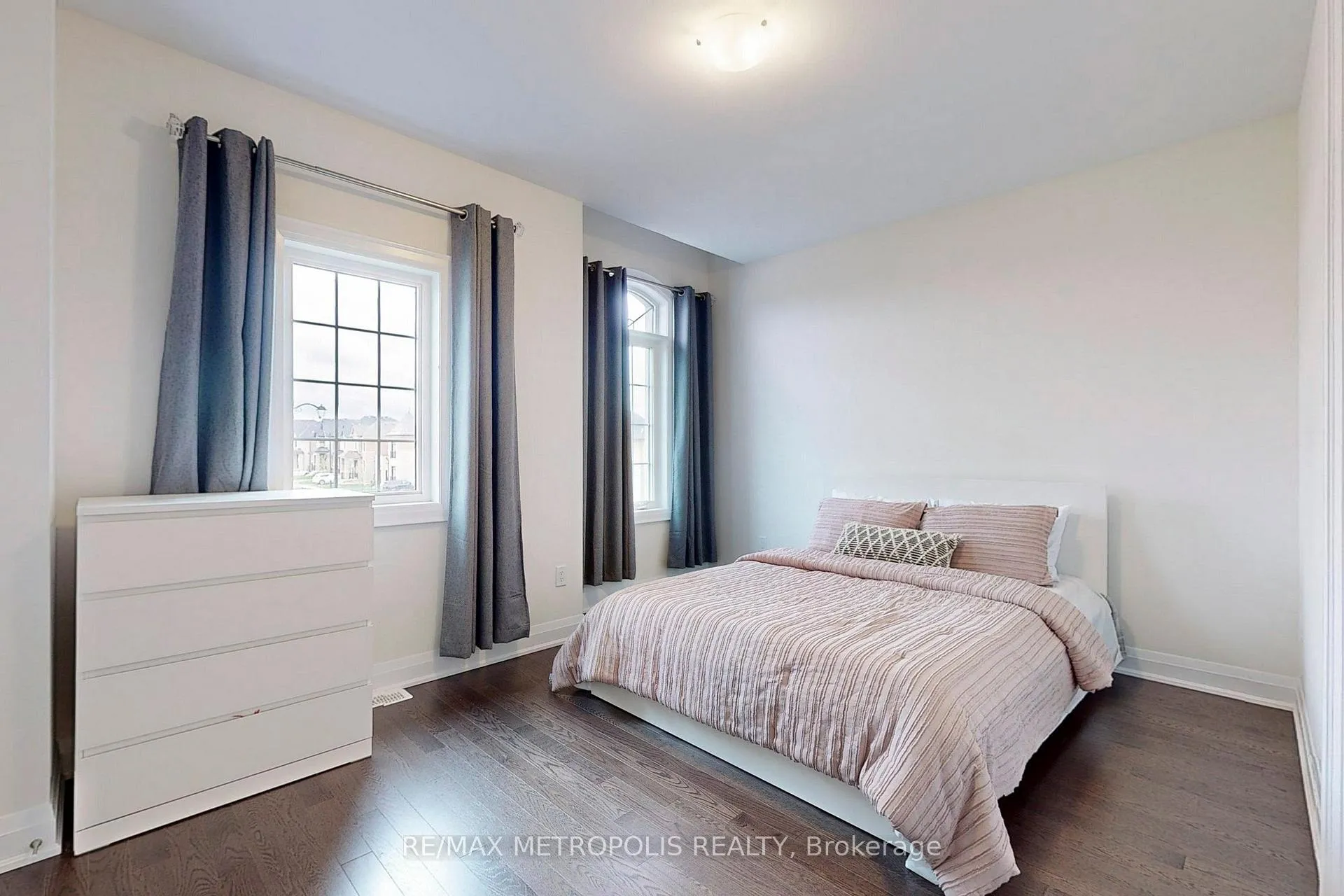 Photo 33 of 100 Ballantyne Boulevard, Vaughan, Vellore Village — HOMEH