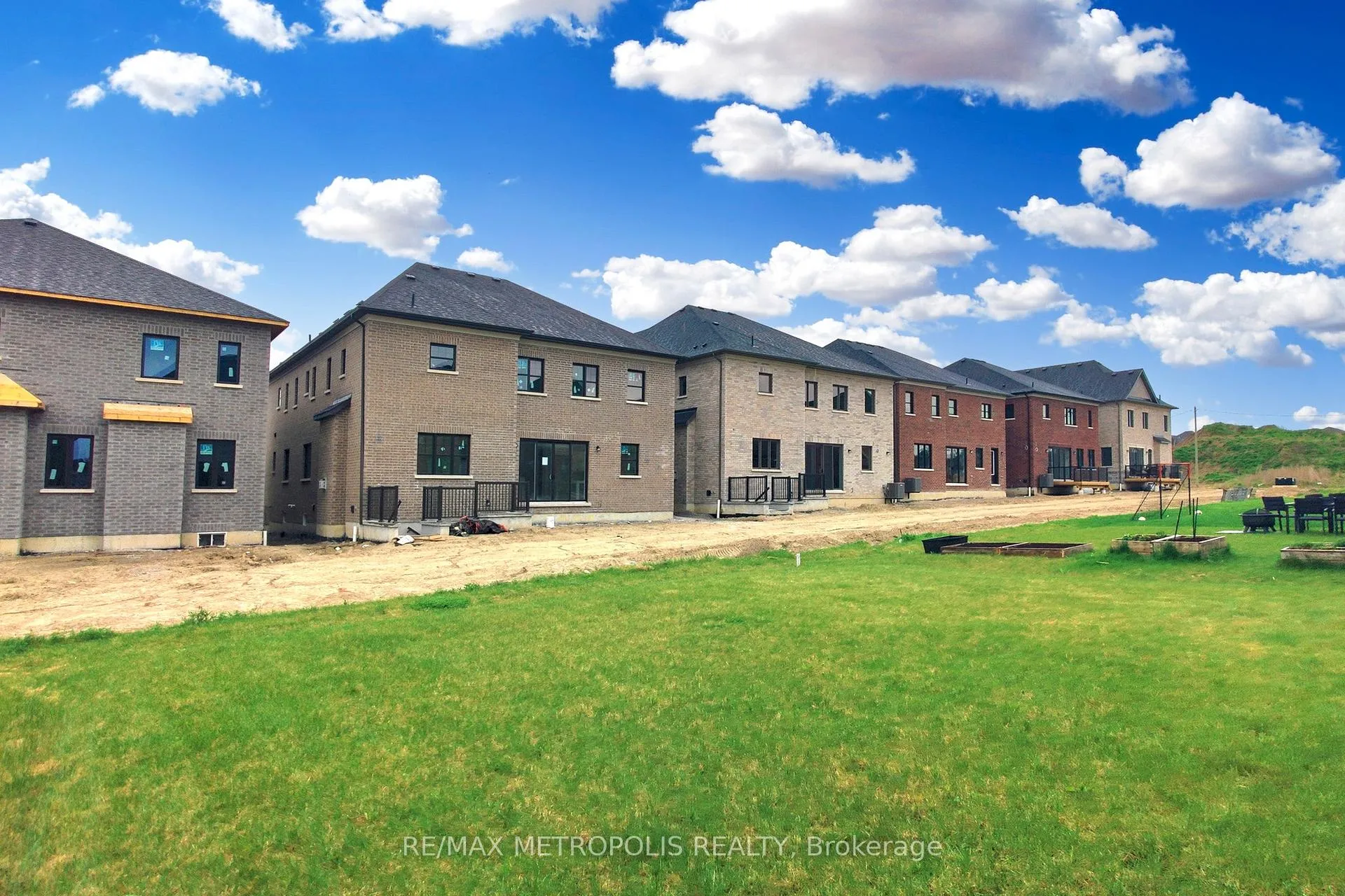 Photo 40 of 100 Ballantyne Boulevard, Vaughan, Vellore Village — HOMEH