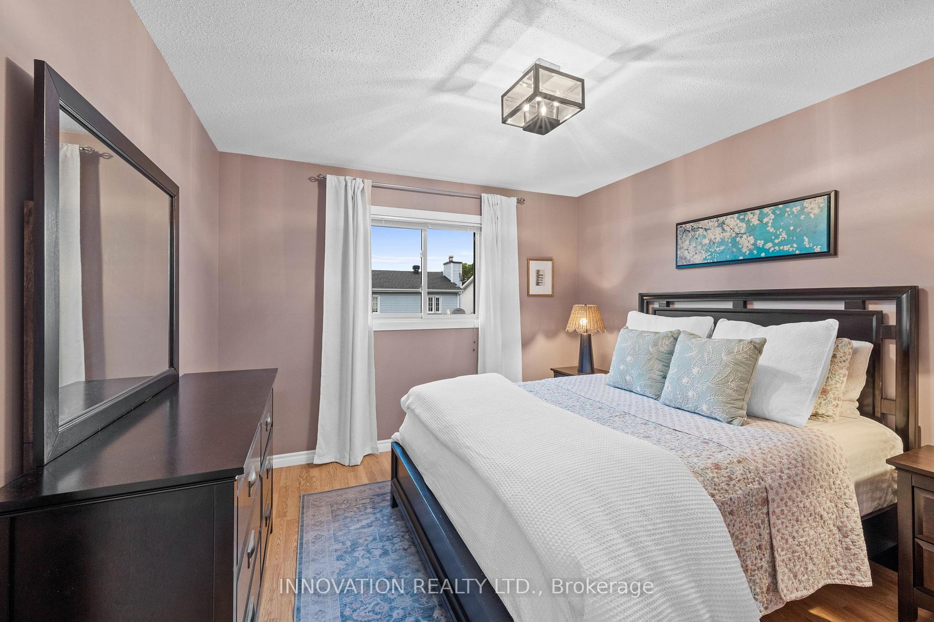 Photo 28 of 47 Saddle Crescent, Ottawa, Hunt Club Park — HOMEH
