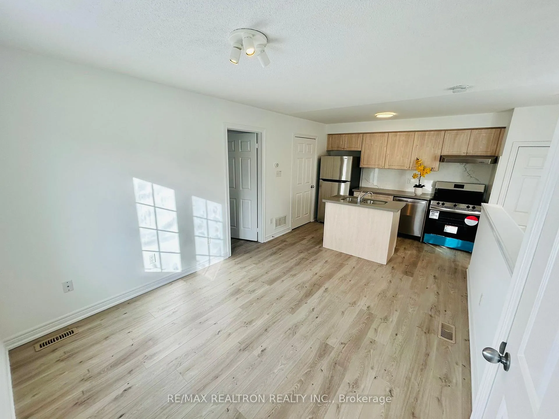 Photo 2 of Unit Coach H, 30 Northvale Road, Markham, Cornell — HOMEH