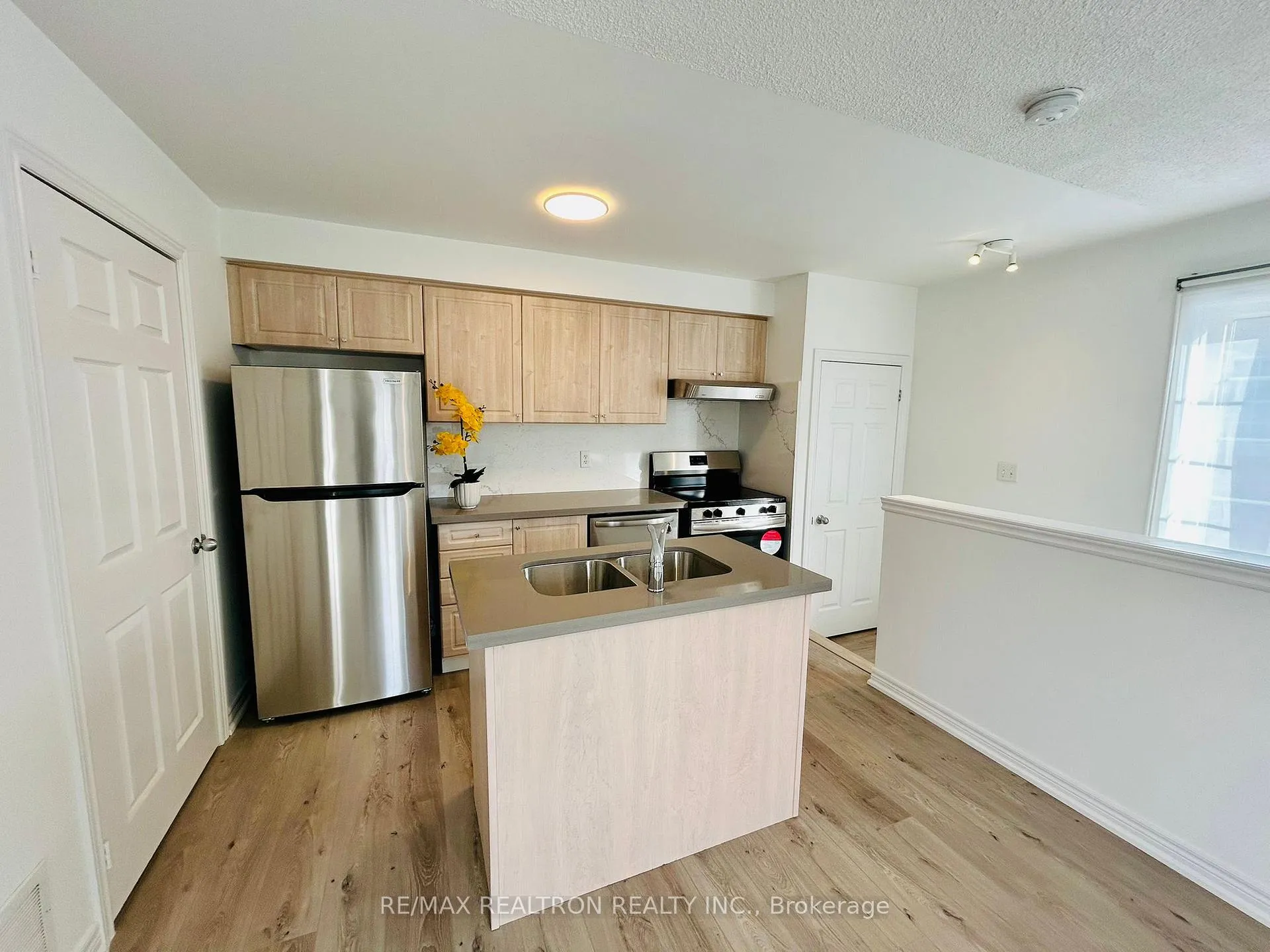 Photo 3 of Unit Coach H, 30 Northvale Road, Markham, Cornell — HOMEH