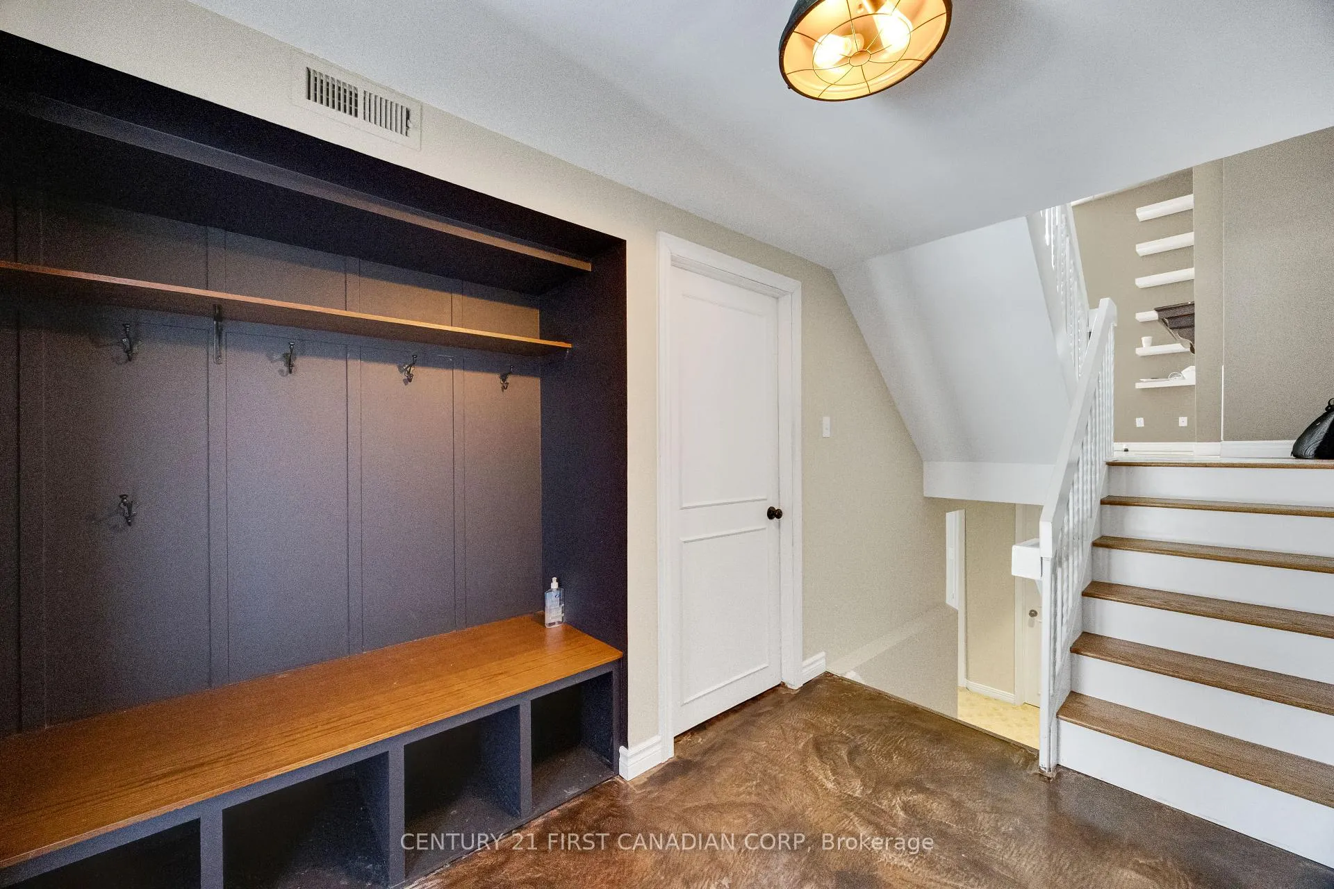 Photo 4 of Unit 3, 703 Windermere Road, London, North G — HOMEH