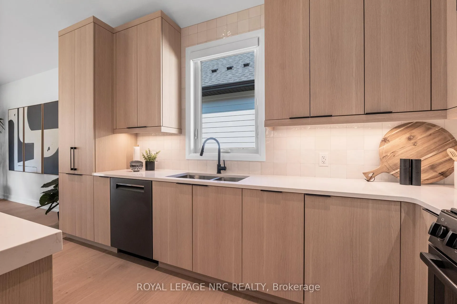 Photo 10 of 4 Page Street, Pelham, Fonthill — HOMEH