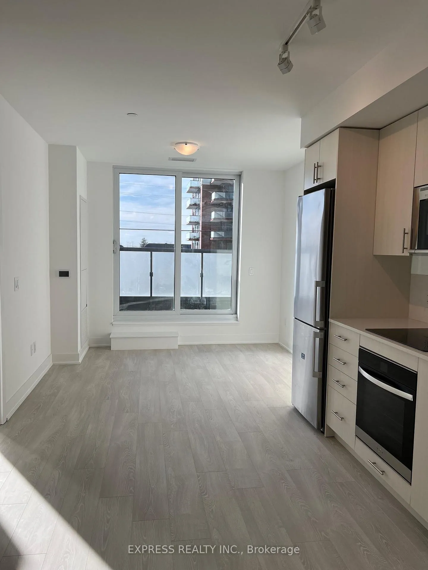 Photo 3 of Unit 313, 2545 Simcoe Street N, Oshawa, Windfields — HOMEH