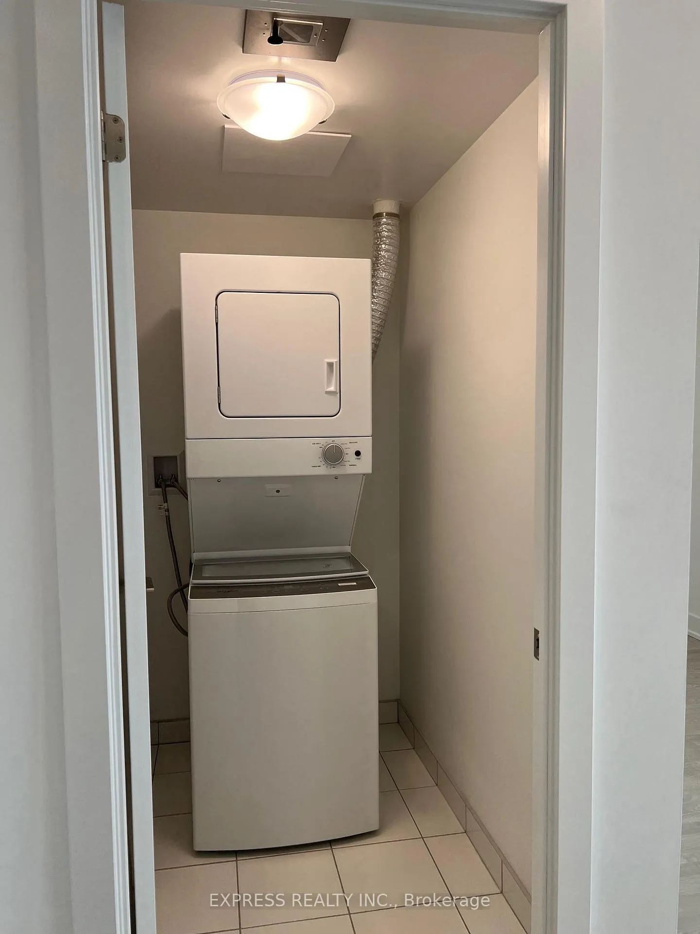 Photo 5 of Unit 313, 2545 Simcoe Street N, Oshawa, Windfields — HOMEH
