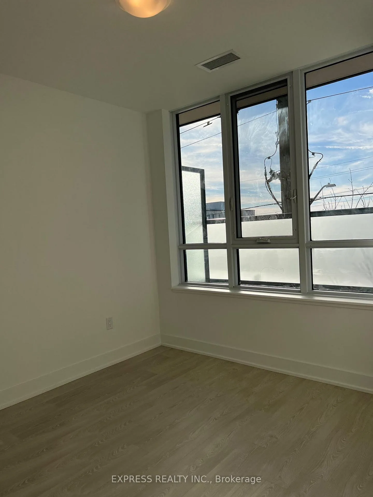 Photo 9 of Unit 313, 2545 Simcoe Street N, Oshawa, Windfields — HOMEH