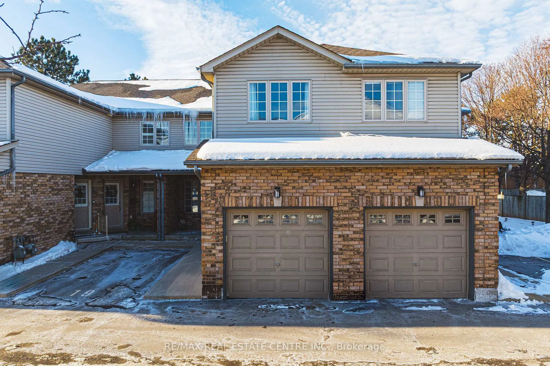 Photo 2 of Unit 18, 705 Cumberland Avenue, Burlington, Roseland — HOMEH