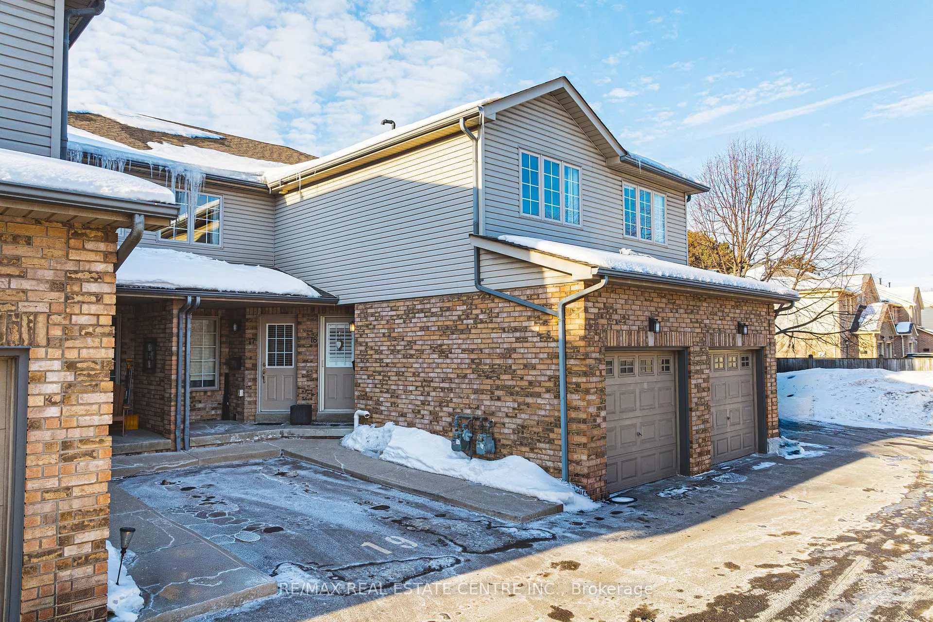 Photo 3 of Unit 18, 705 Cumberland Avenue, Burlington, Roseland — HOMEH