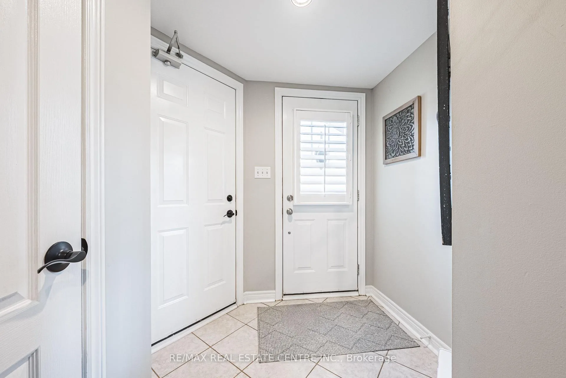 Photo 4 of Unit 18, 705 Cumberland Avenue, Burlington, Roseland — HOMEH