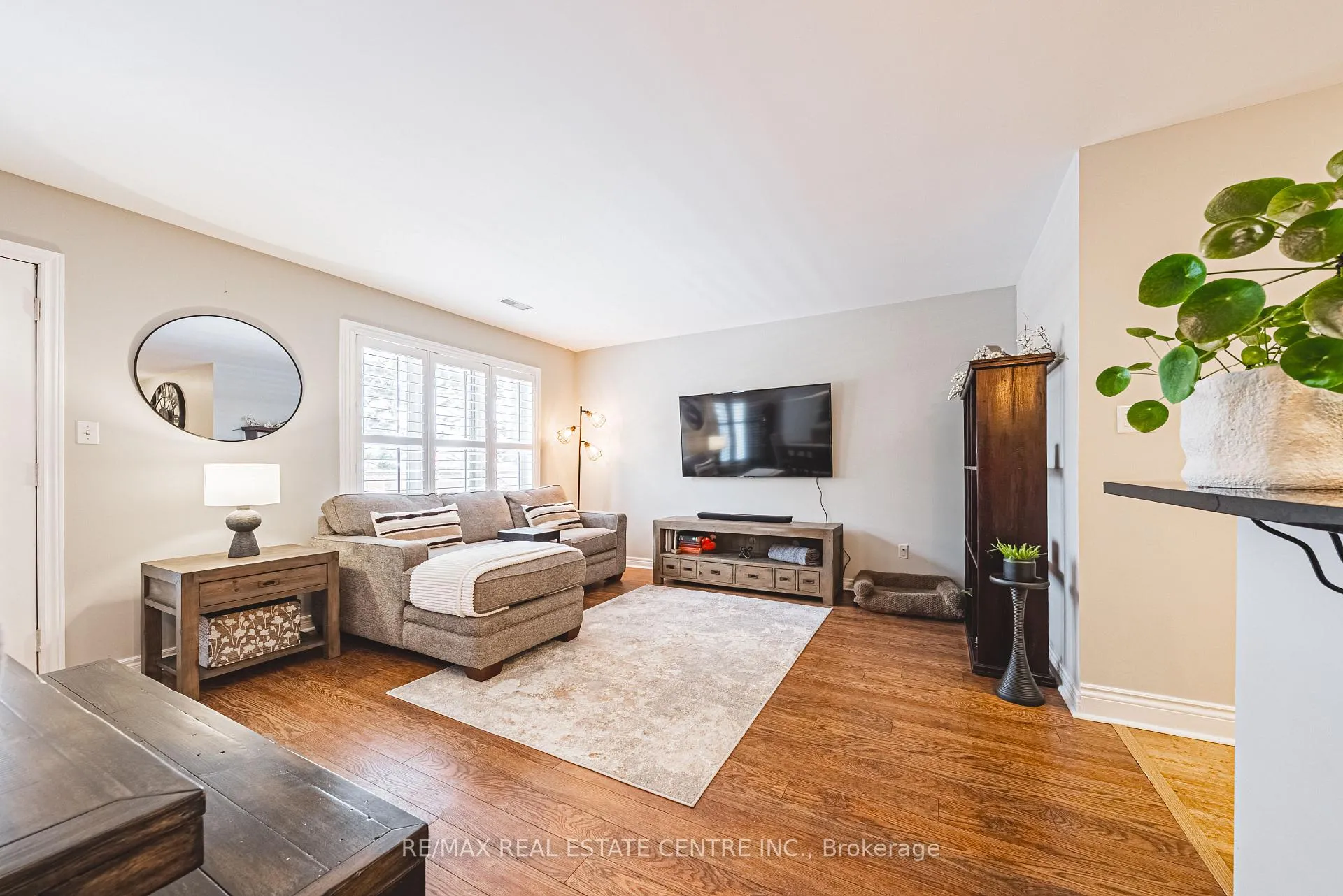 Photo 7 of Unit 18, 705 Cumberland Avenue, Burlington, Roseland — HOMEH